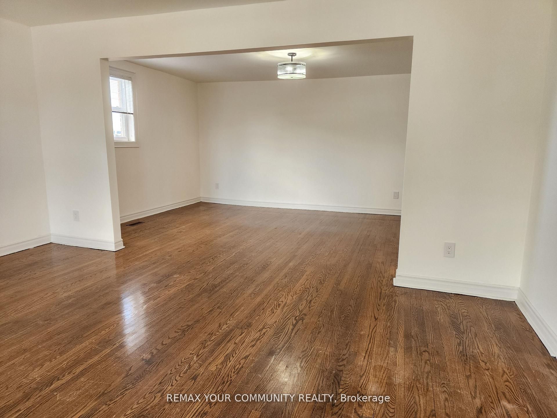 214 Pellatt Avenue Upper Property Photo 4