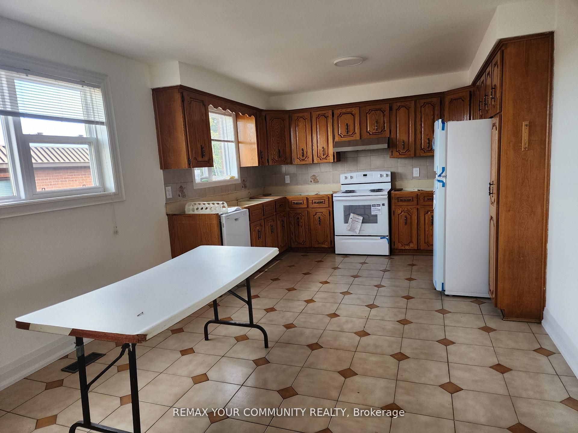 214 Pellatt Avenue Upper Property Photo 7