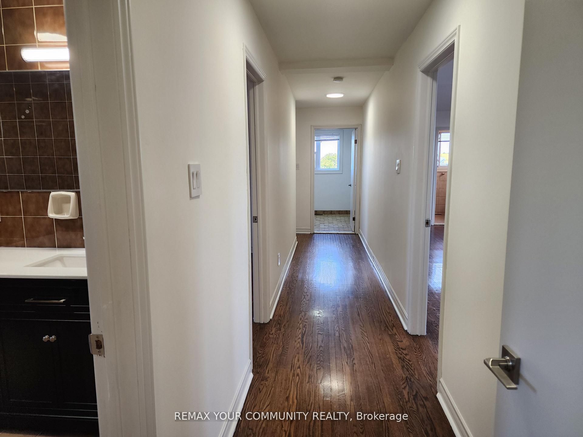 214 Pellatt Avenue Upper Property Photo 11