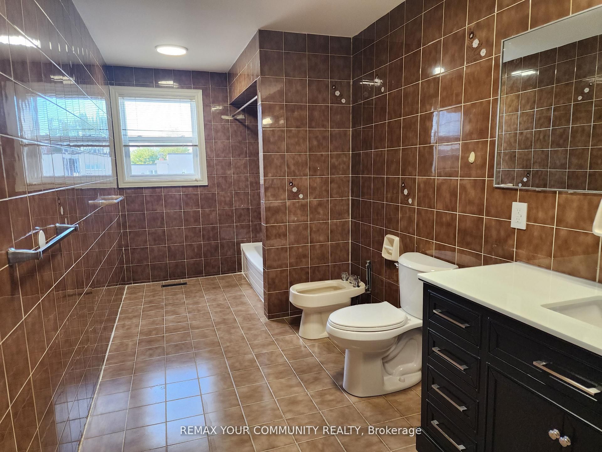 214 Pellatt Avenue Upper Property Photo 11
