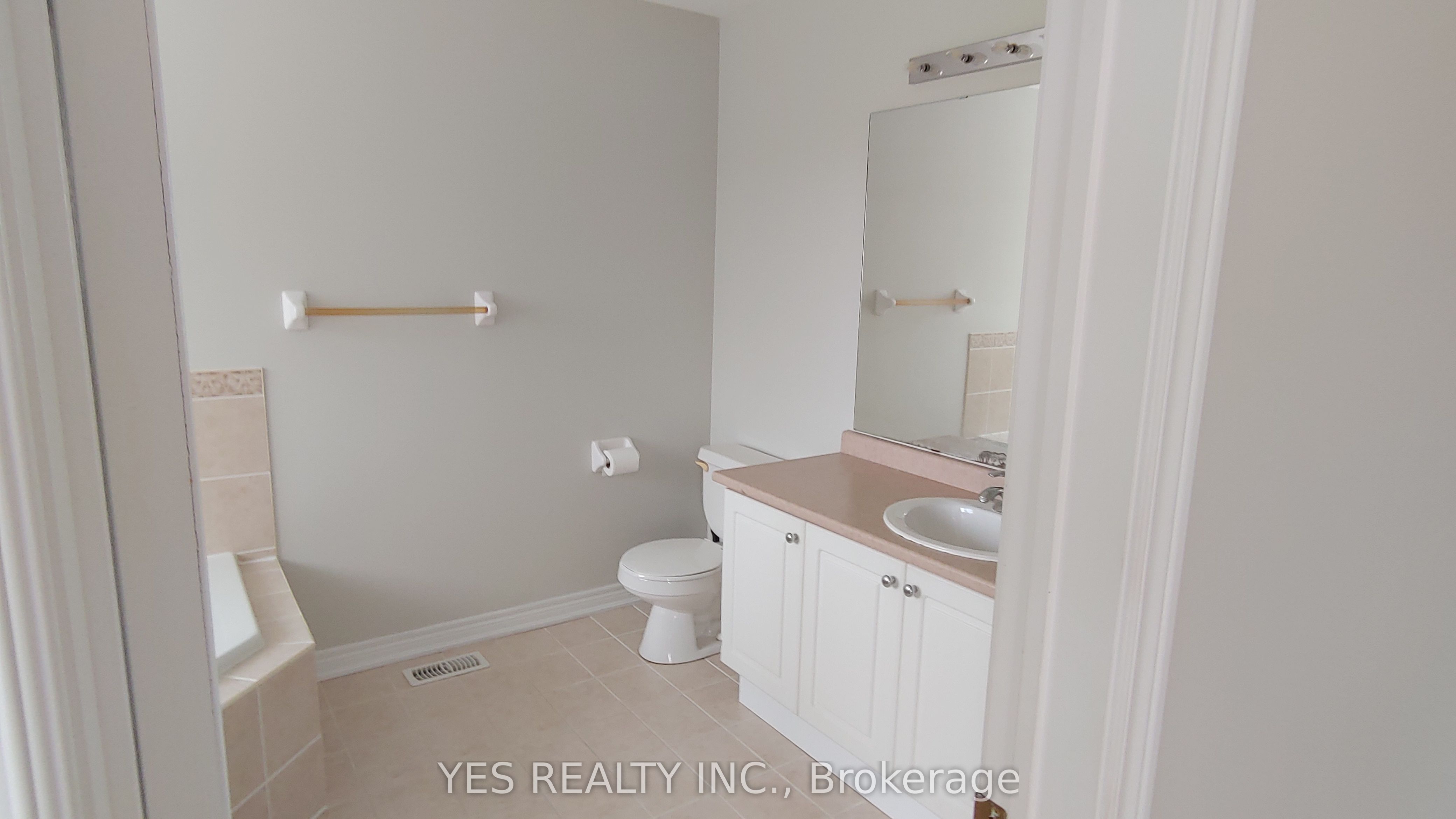 26 New Hampshire Court Property Photo 14