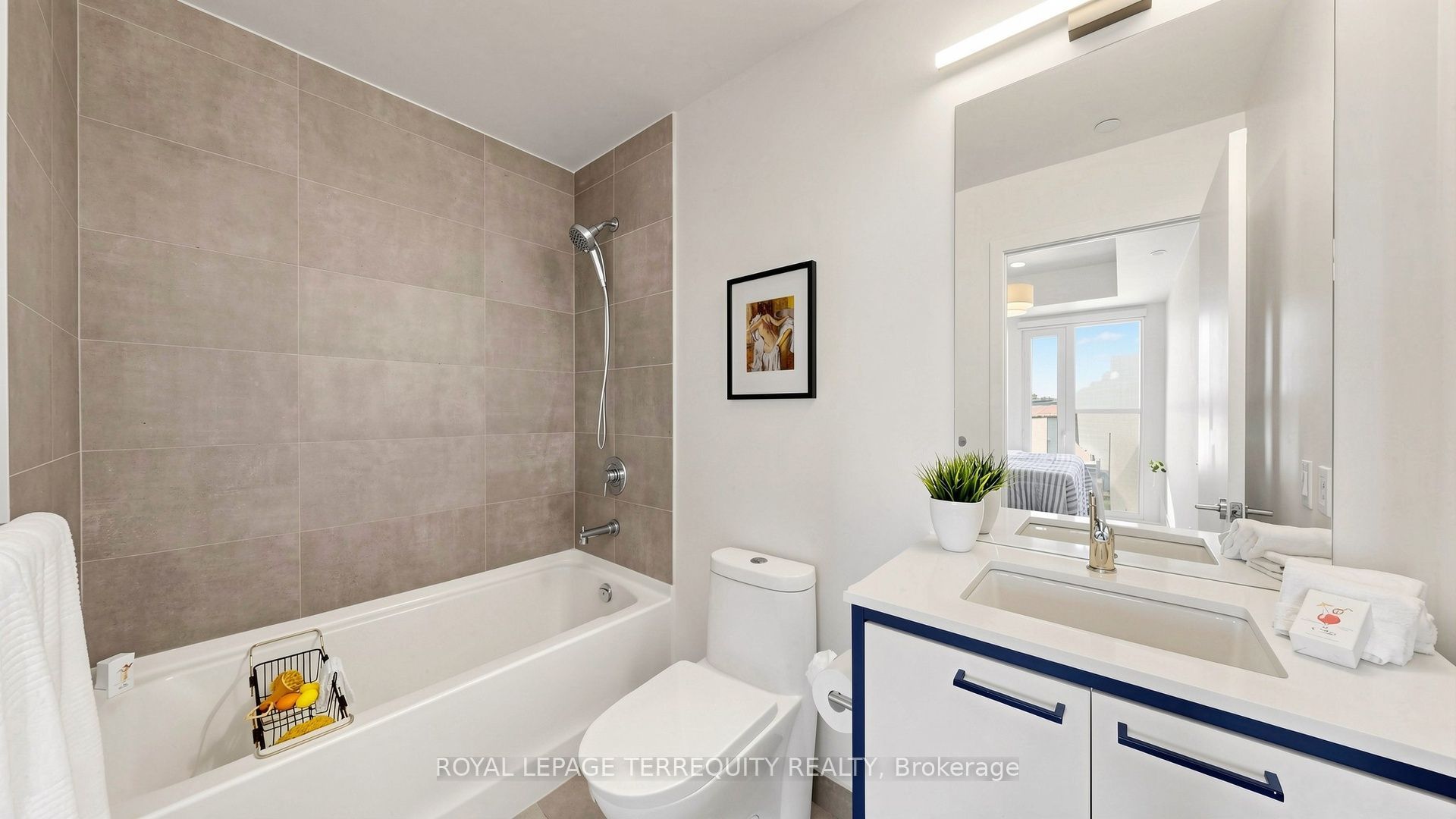 1808 St Clair Avenue W 417 Property Photo 15