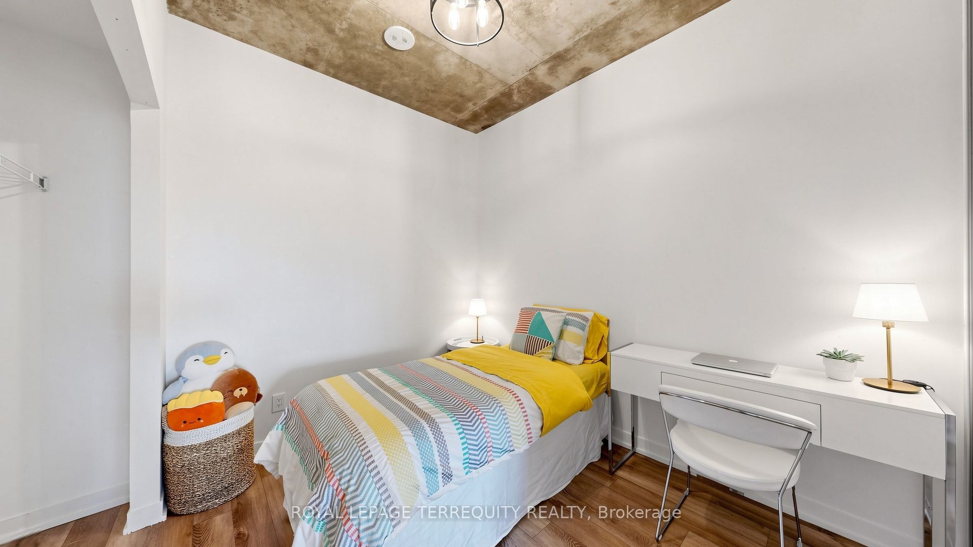 1808 St Clair Avenue W 417 Property Photo 16