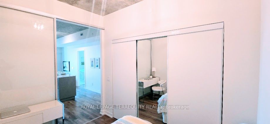 1808 St Clair Avenue W 417 Property Photo 19