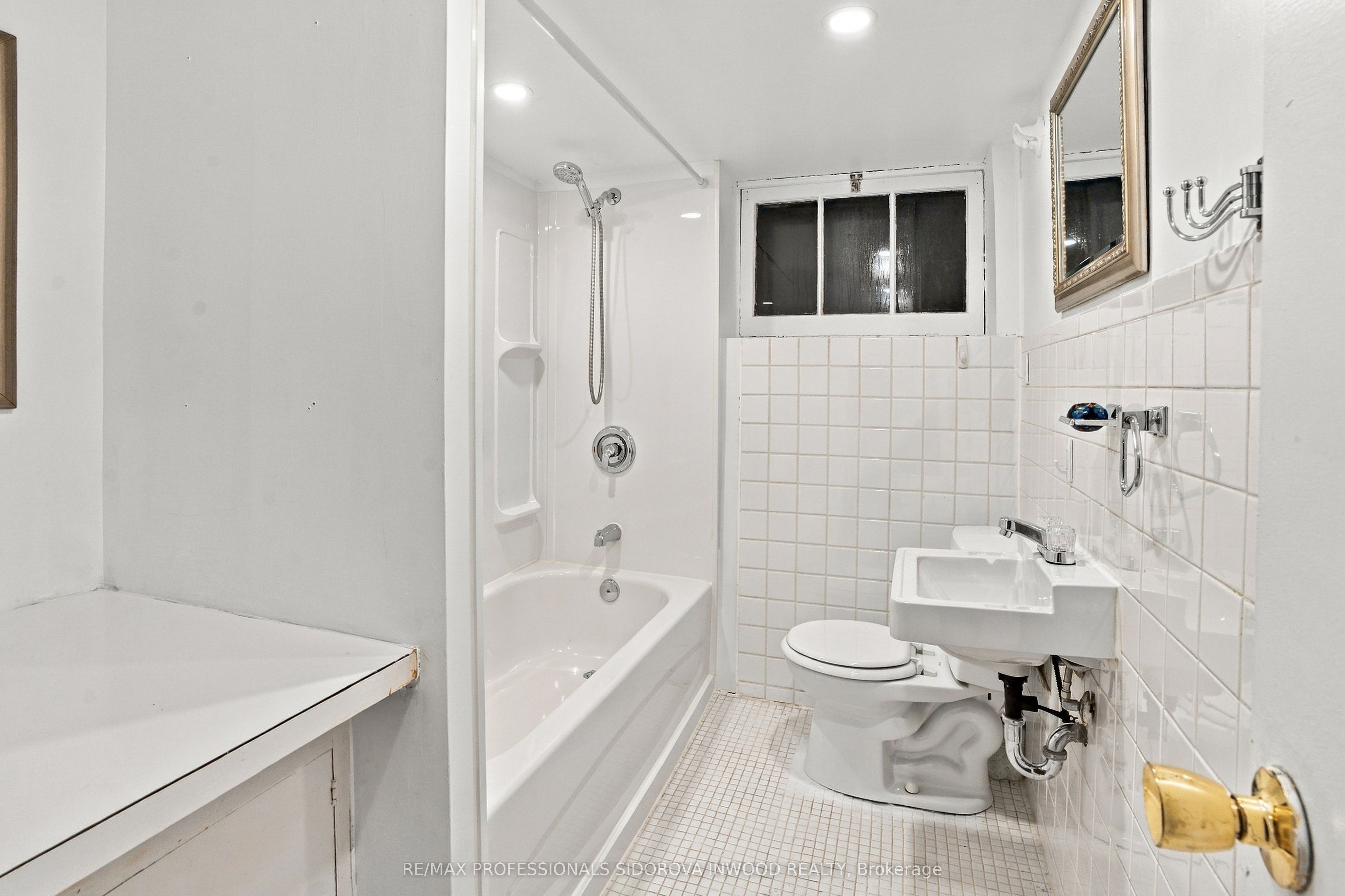 399 Armadale Avenue Property Photo 26