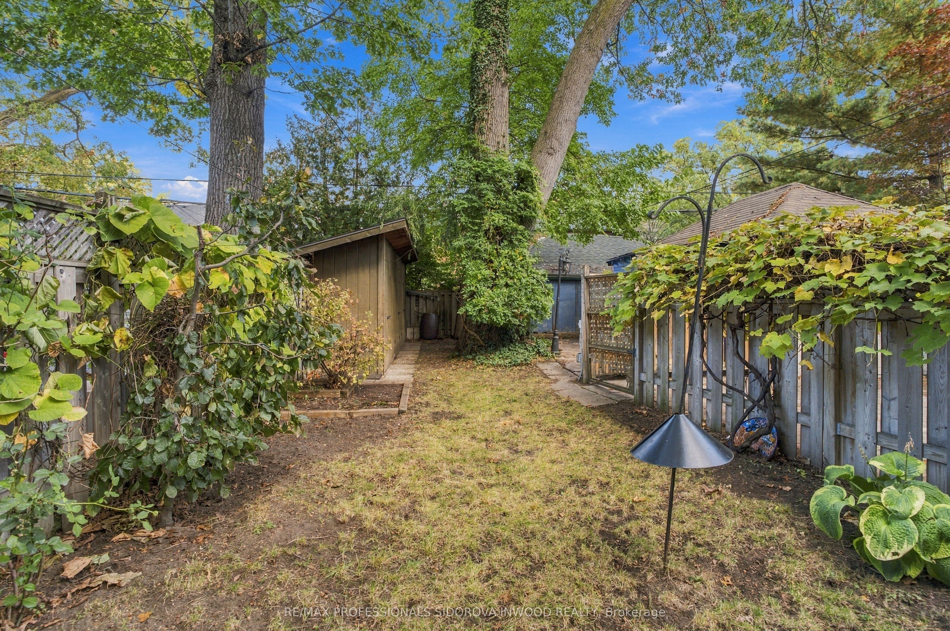 399 Armadale Avenue Property Photo 29