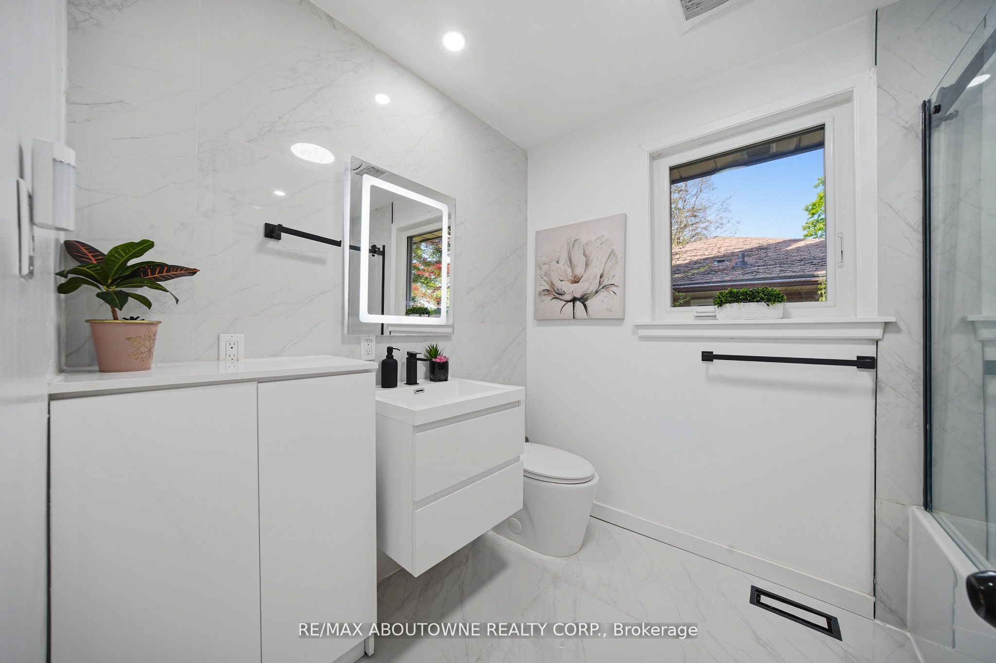2066 Rebecca Street Property Photo 24