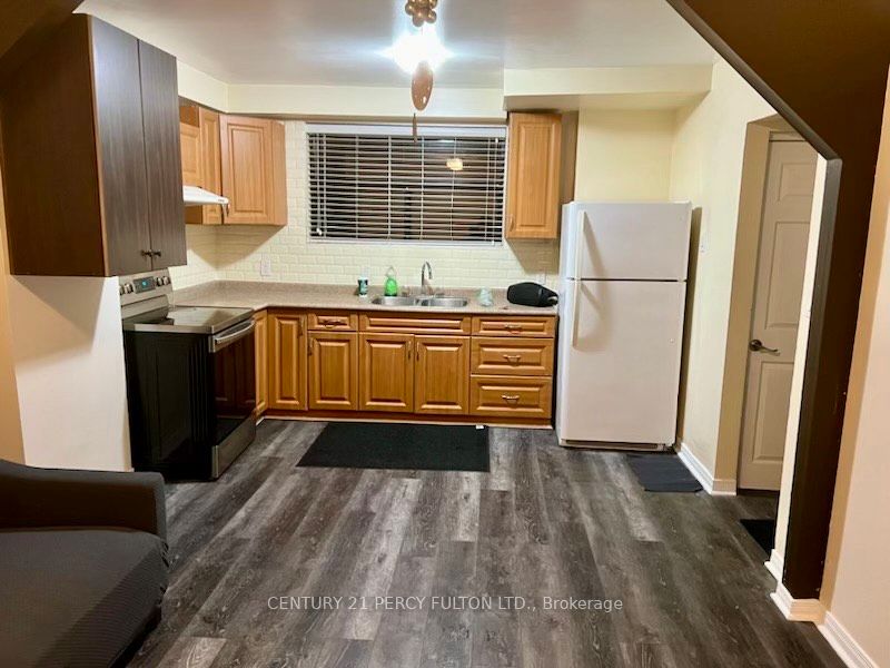 952 Scarlett Road 2 Property Photo 3
