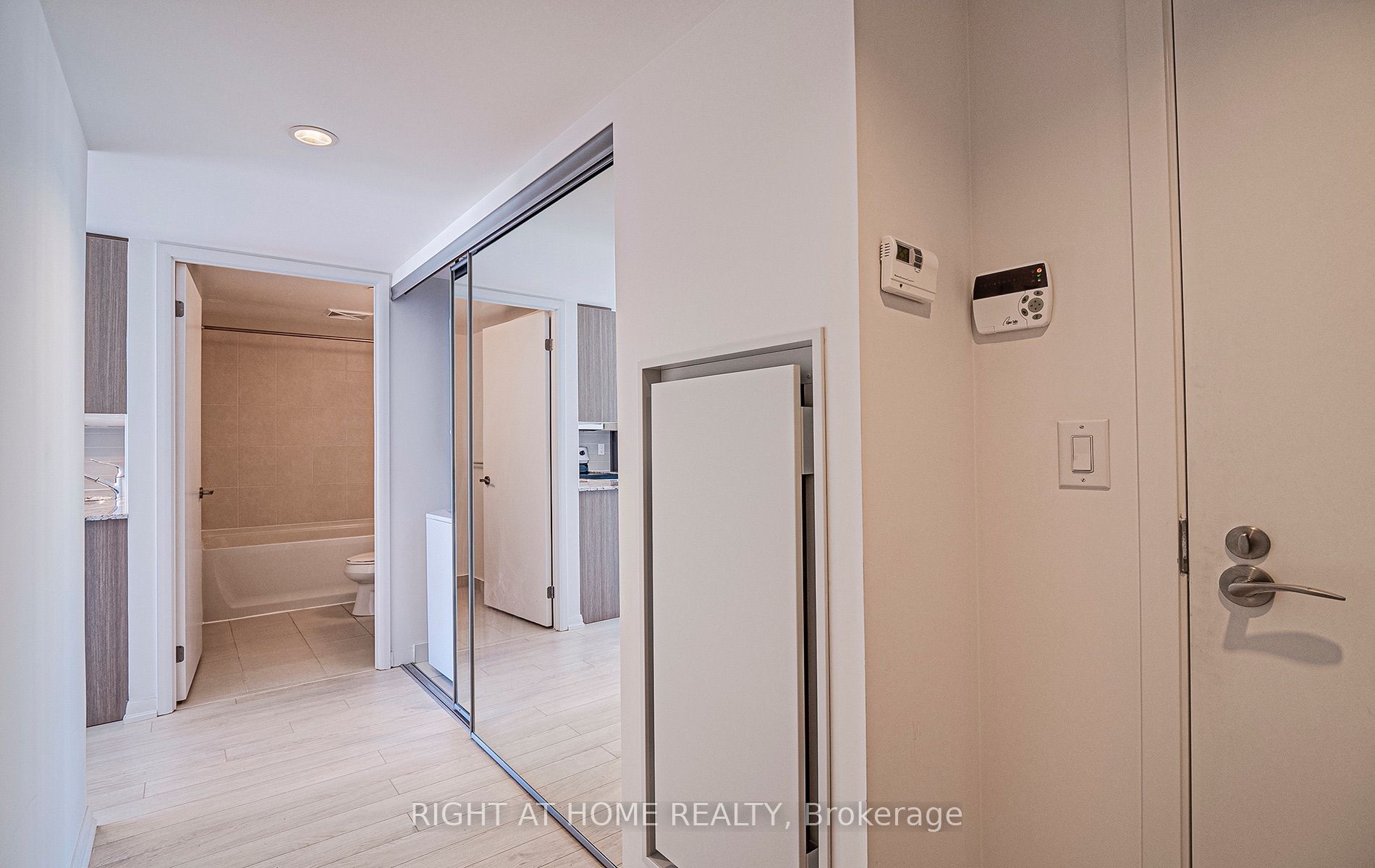 3091 Dufferin Street 1203 Property Photo 5