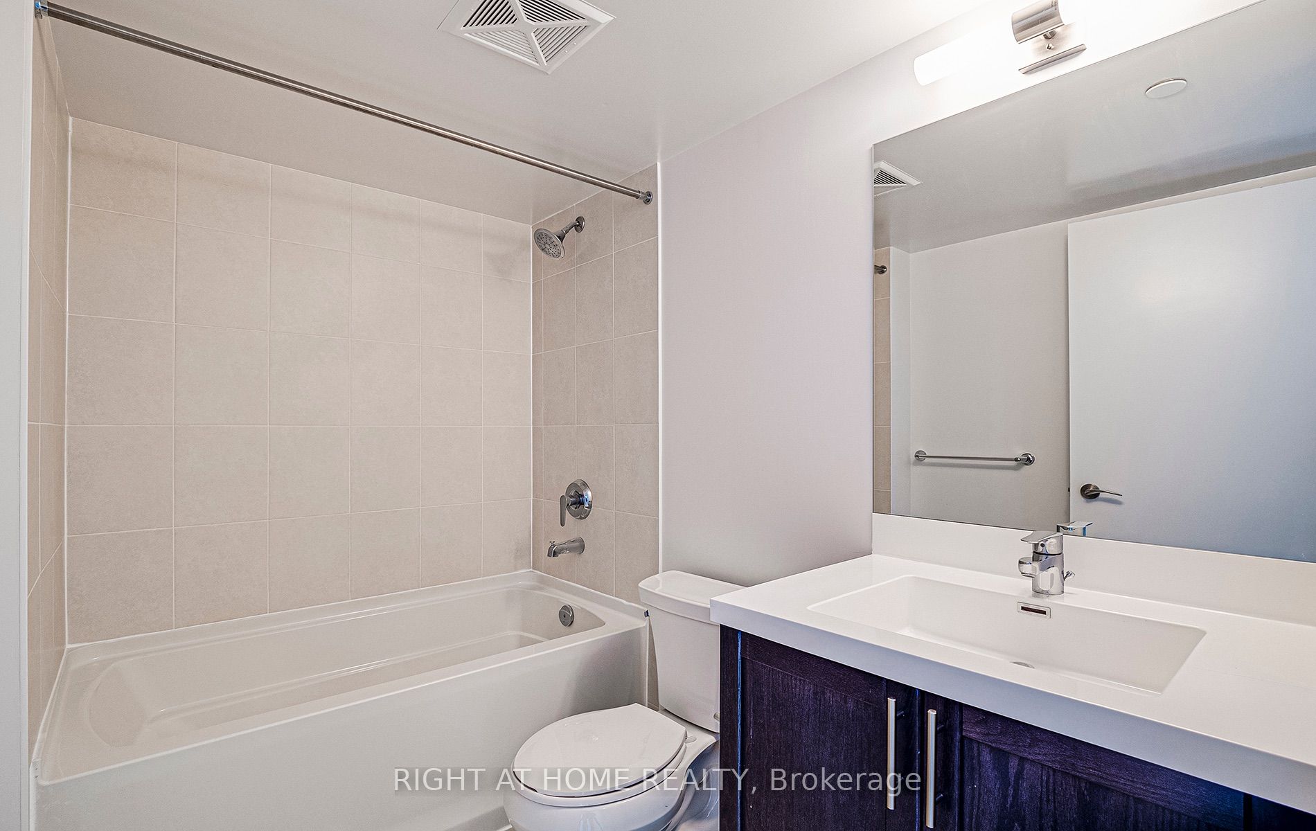3091 Dufferin Street 1203 Property Photo 7