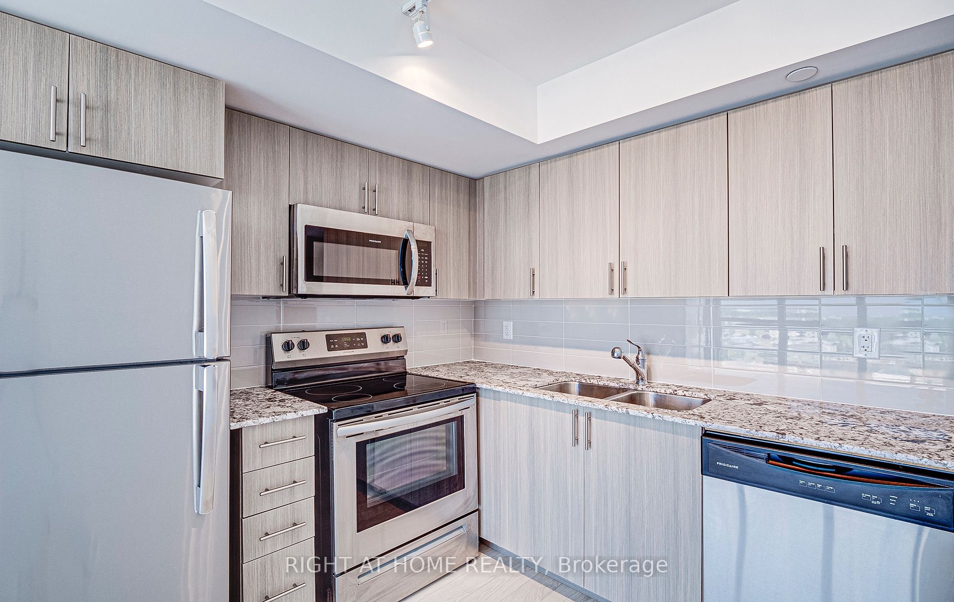 3091 Dufferin Street 1203 Property Photo 12