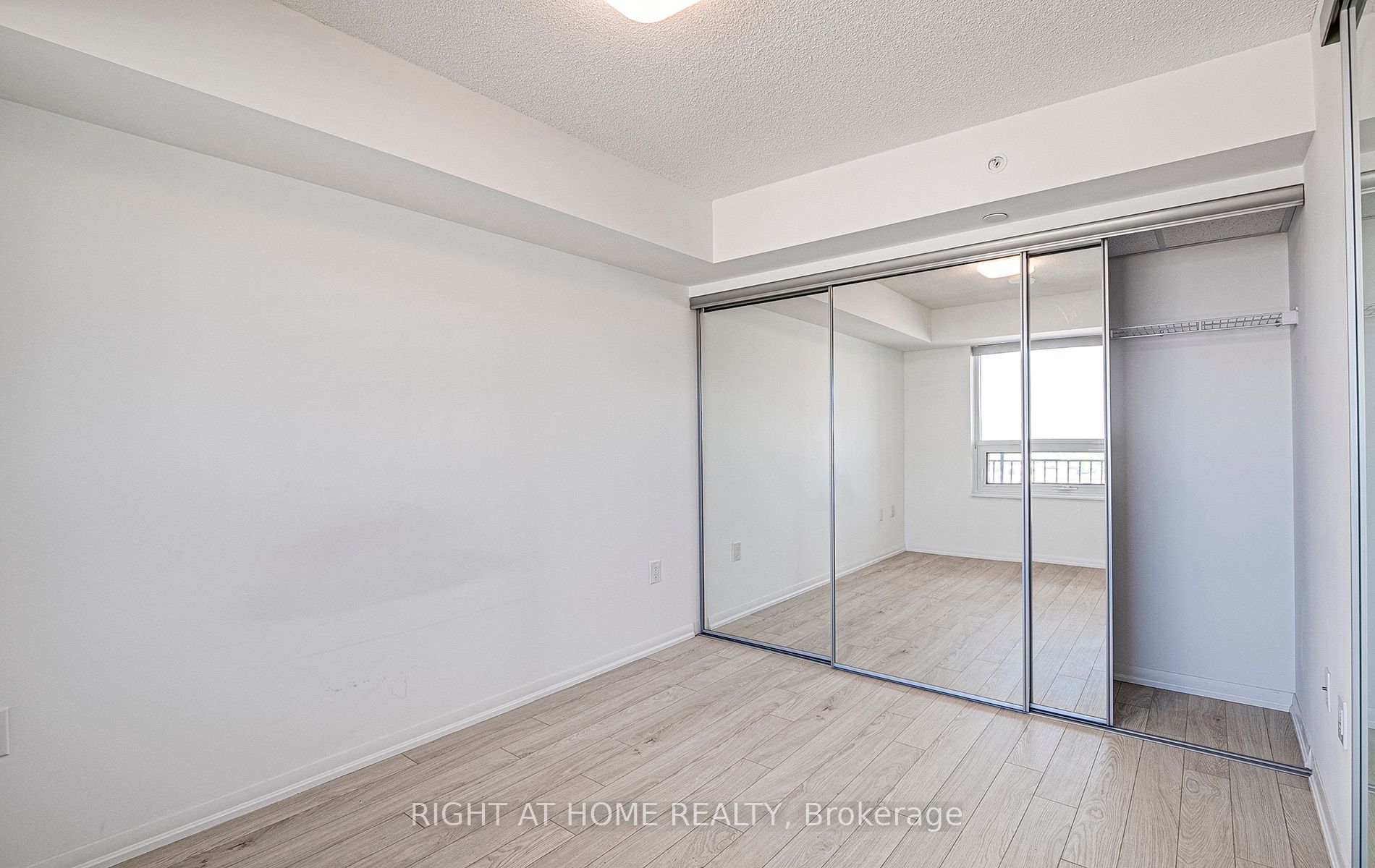 3091 Dufferin Street 1203 Property Photo 16