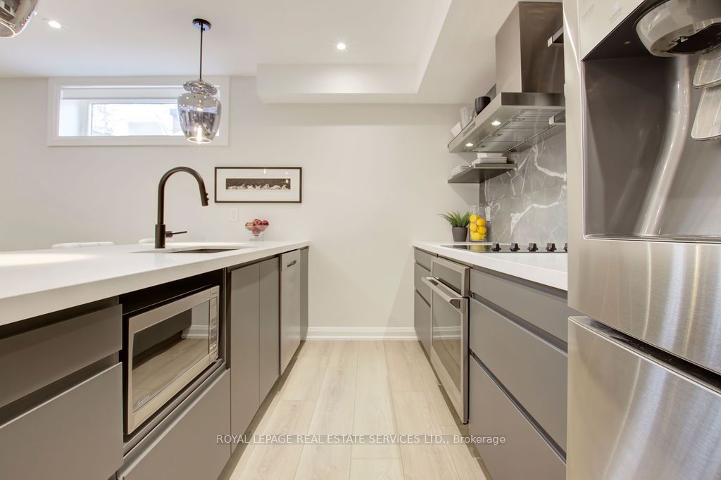 164 Maurice Drive Unit 2 Property Photo 5