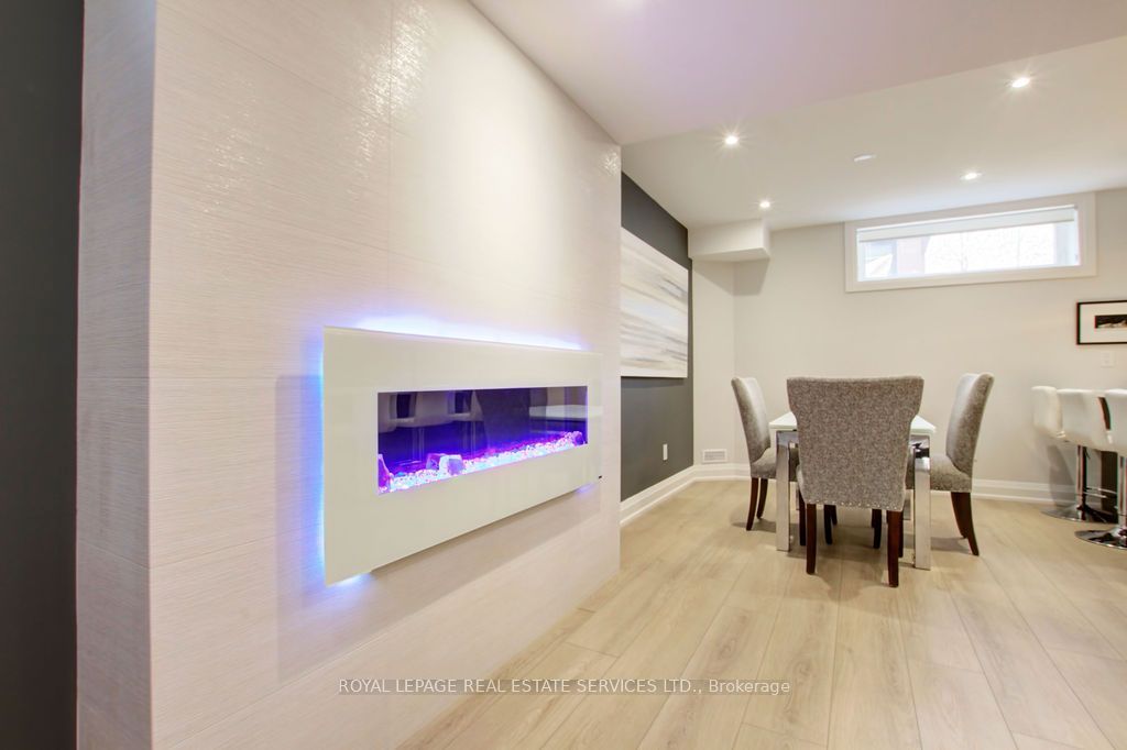 164 Maurice Drive Unit 2 Property Photo 15