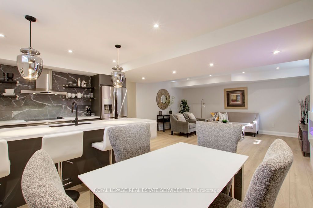 164 Maurice Drive Unit 2 Property Photo 16