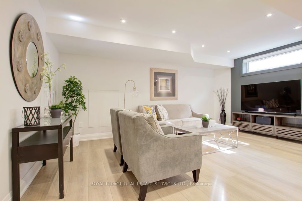 164 Maurice Drive Unit 2 Property Photo 22