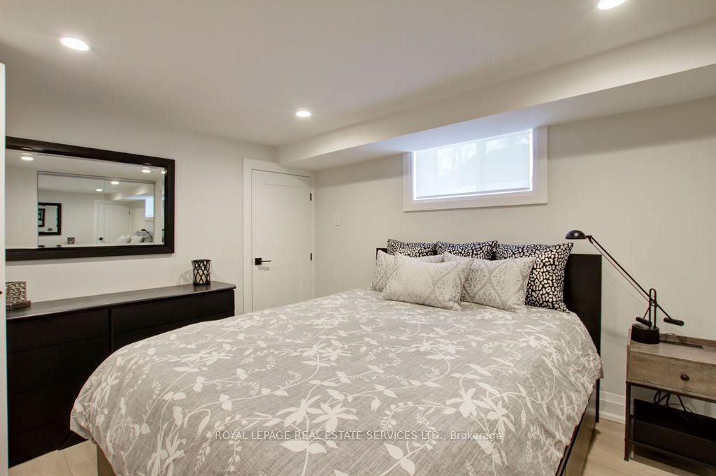 164 Maurice Drive Unit 2 Property Photo 26