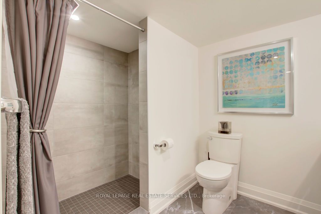164 Maurice Drive Unit 2 Property Photo 29