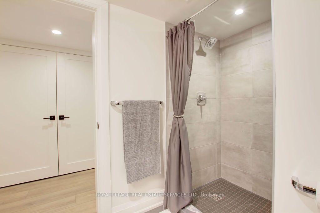 164 Maurice Drive Unit 2 Property Photo 30