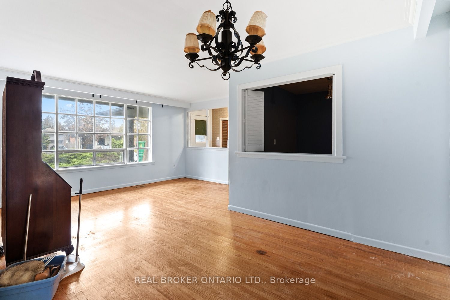 361 Rathburn Road Property Photo 4