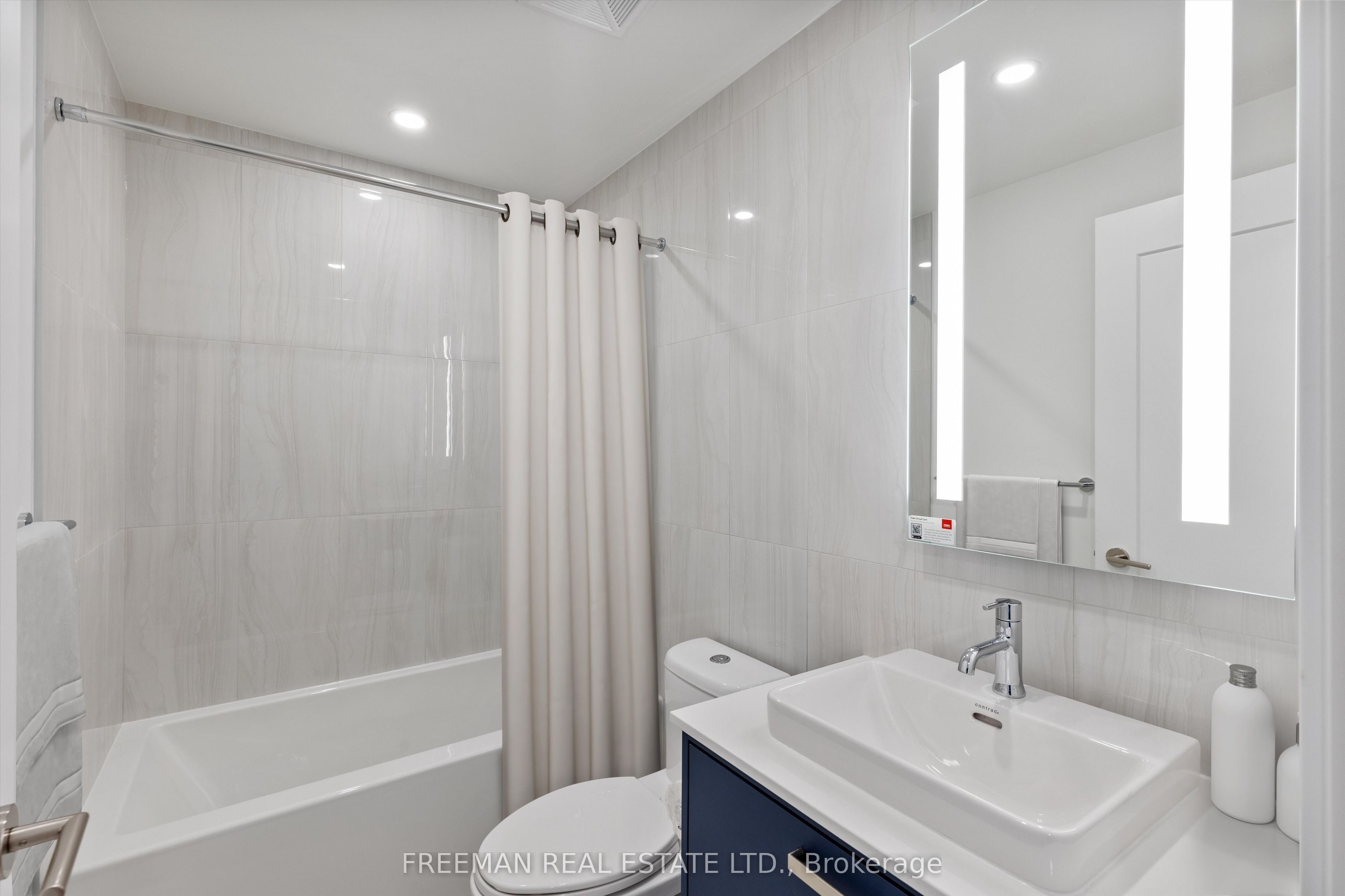 858 Dupont Street 520 Property Photo 16