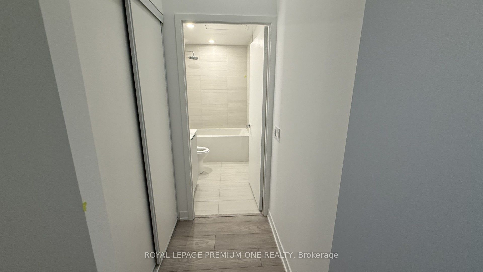 285 Dufferin Street W 430 Property Photo 13