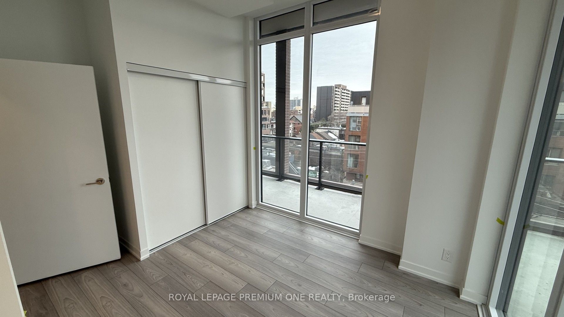 285 Dufferin Street W 430 Property Photo 19