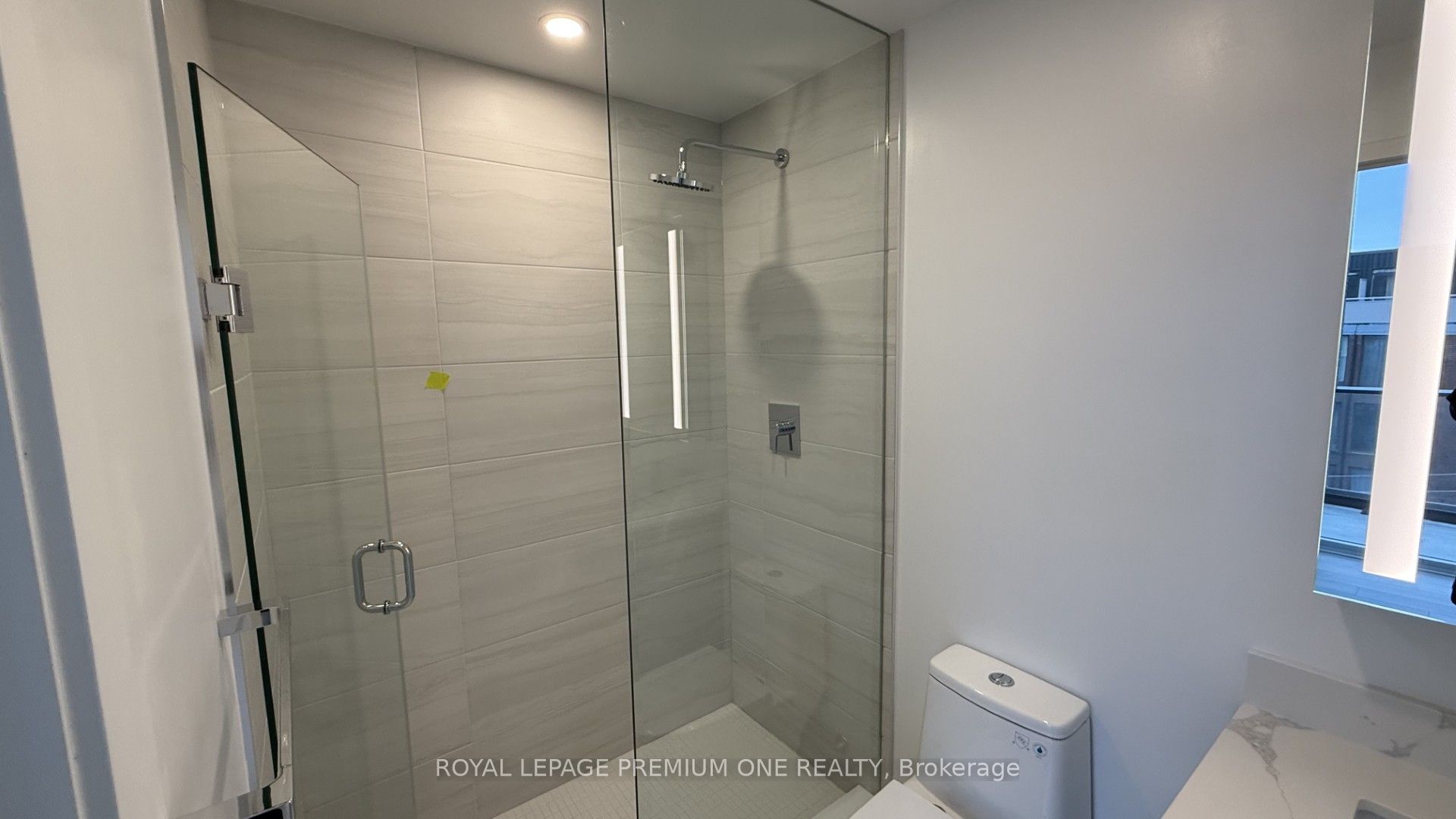 285 Dufferin Street W 430 Property Photo 24