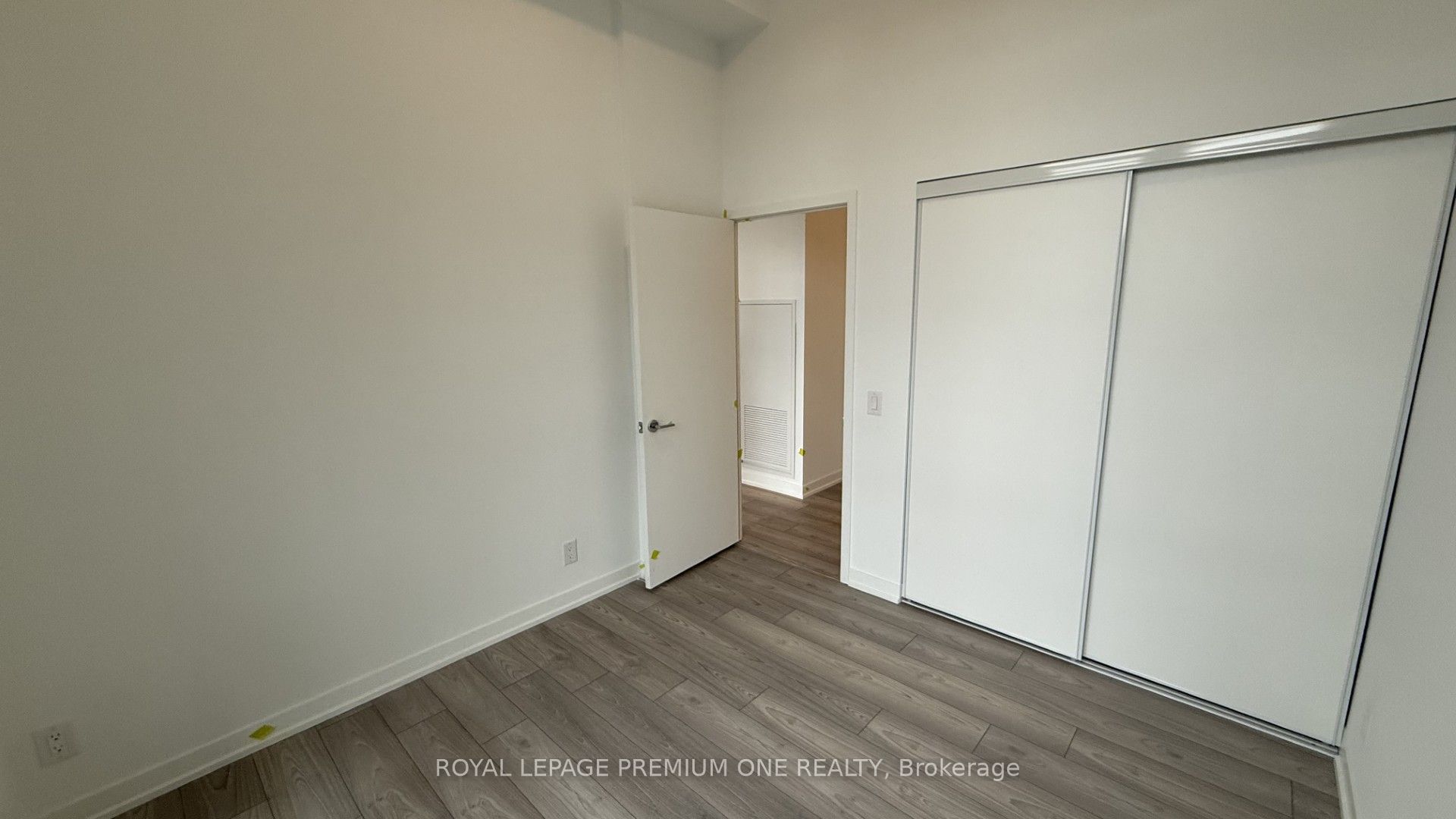 285 Dufferin Street W 430 Property Photo 25