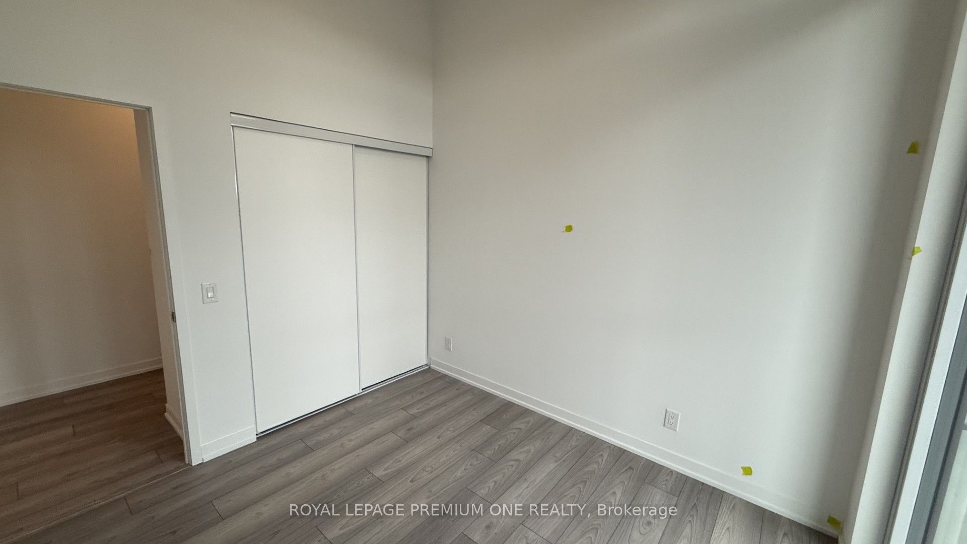 285 Dufferin Street W 430 Property Photo 26