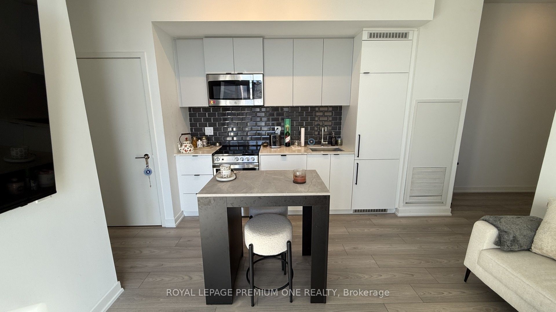 285 Dufferin Street W 430 Property Photo 29