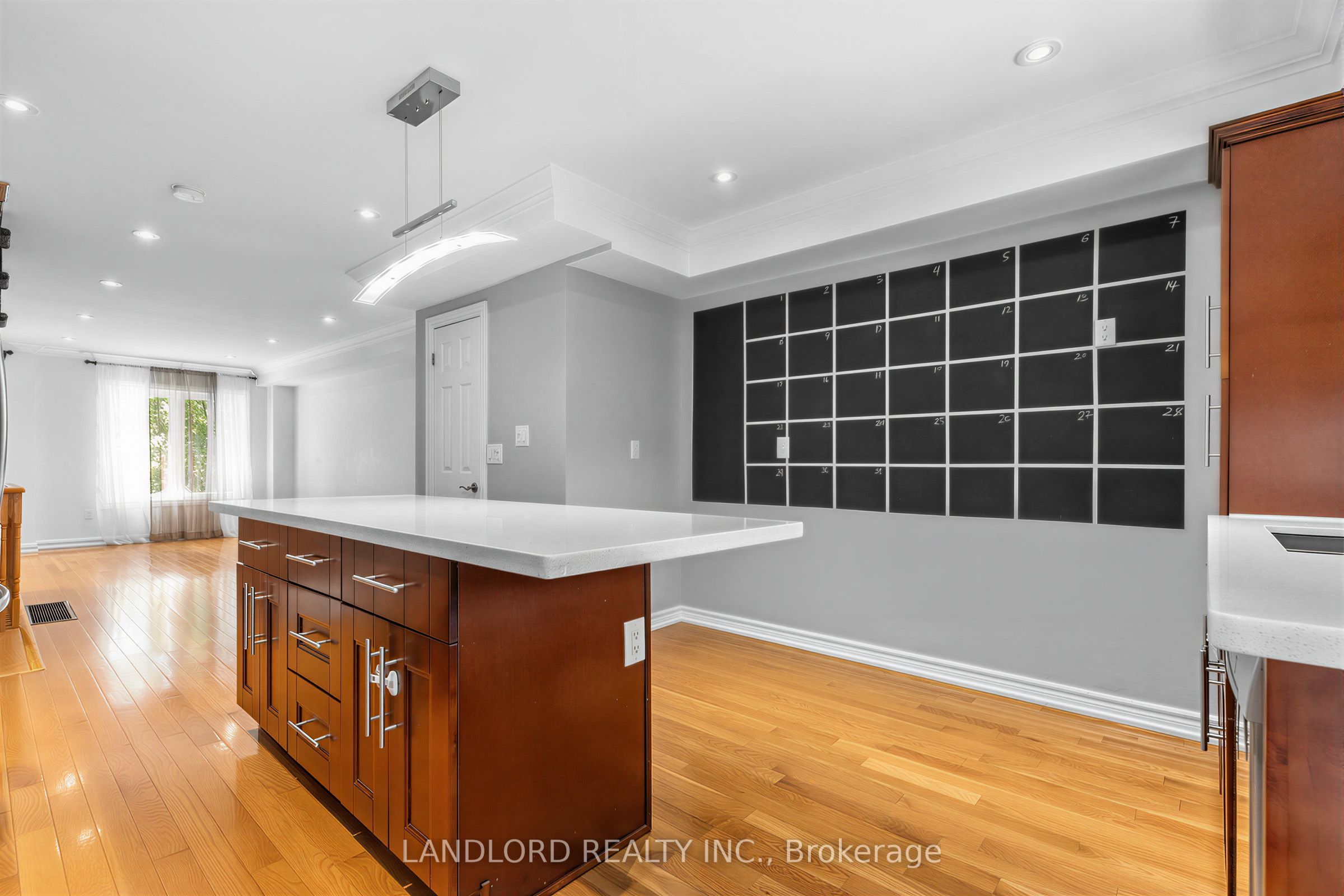 37 Birdstone Crescent Property Photo 4