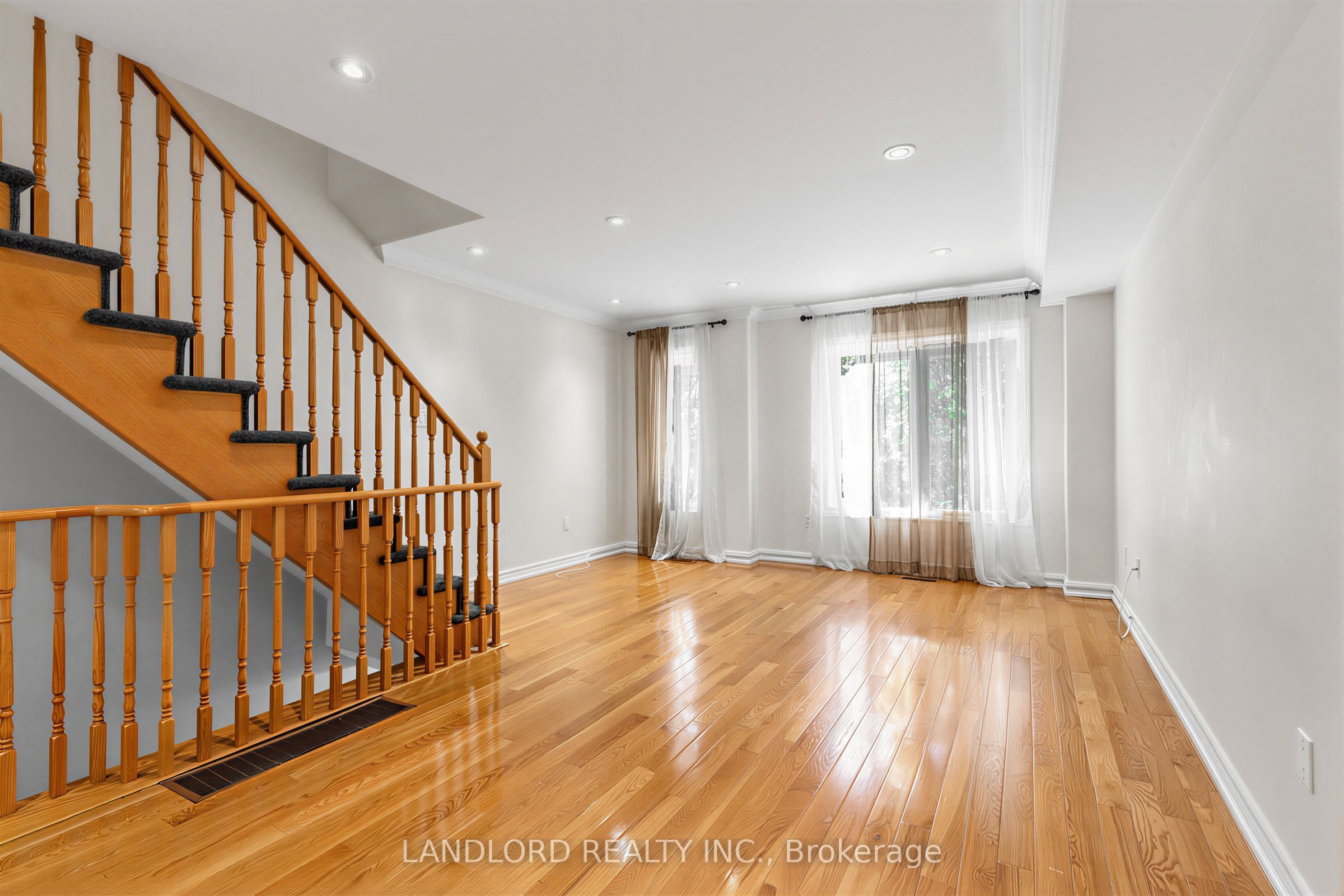 37 Birdstone Crescent Property Photo 6