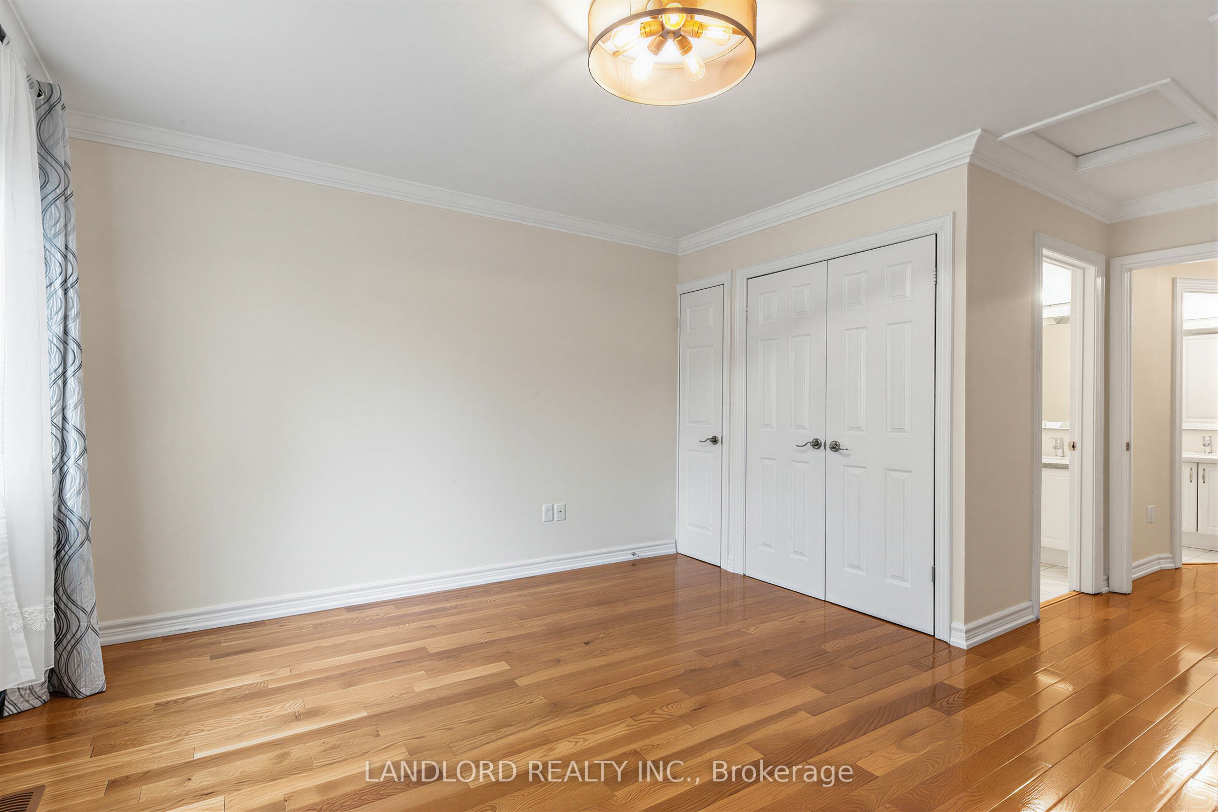 37 Birdstone Crescent Property Photo 9