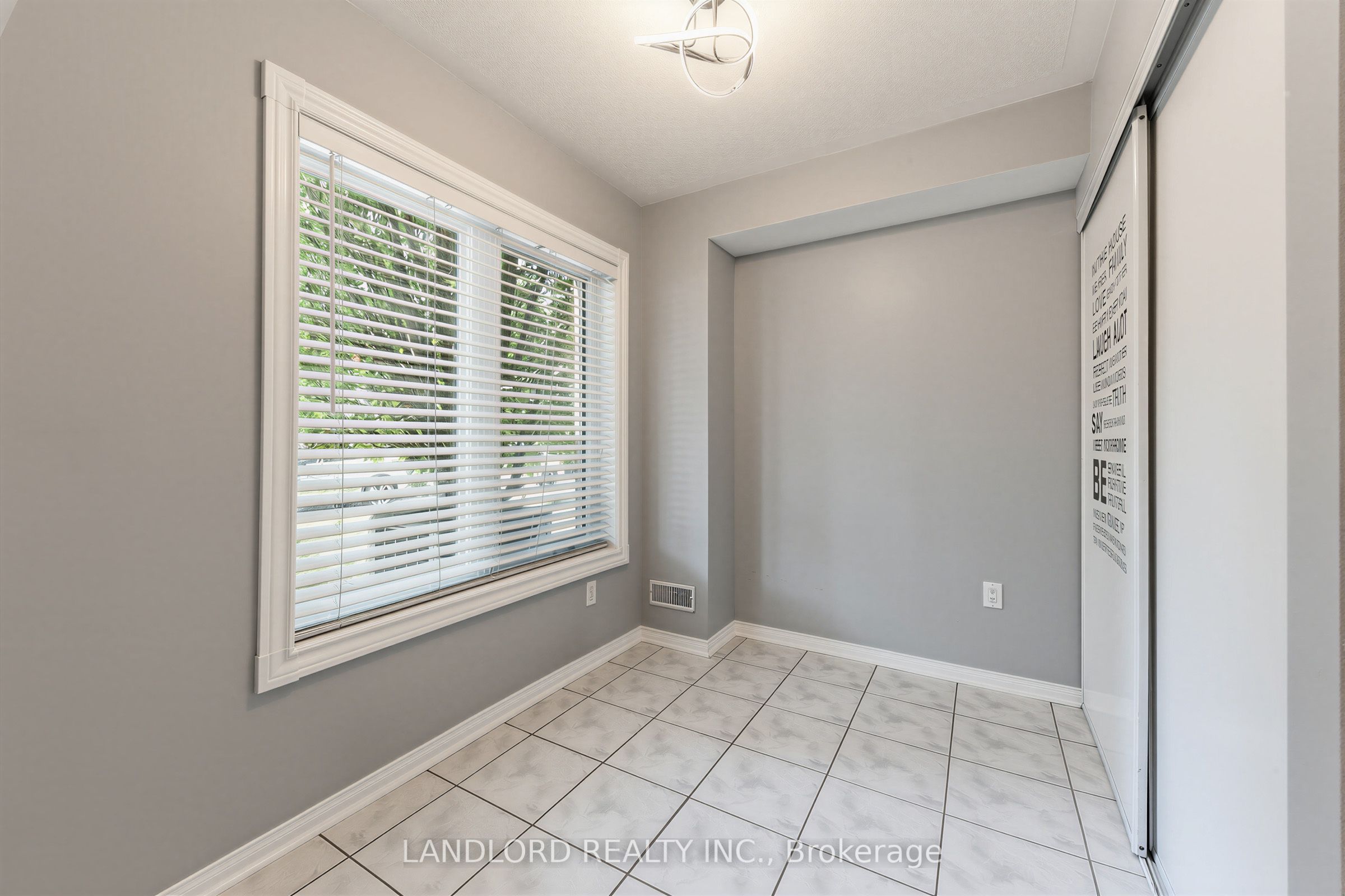 37 Birdstone Crescent Property Photo 15
