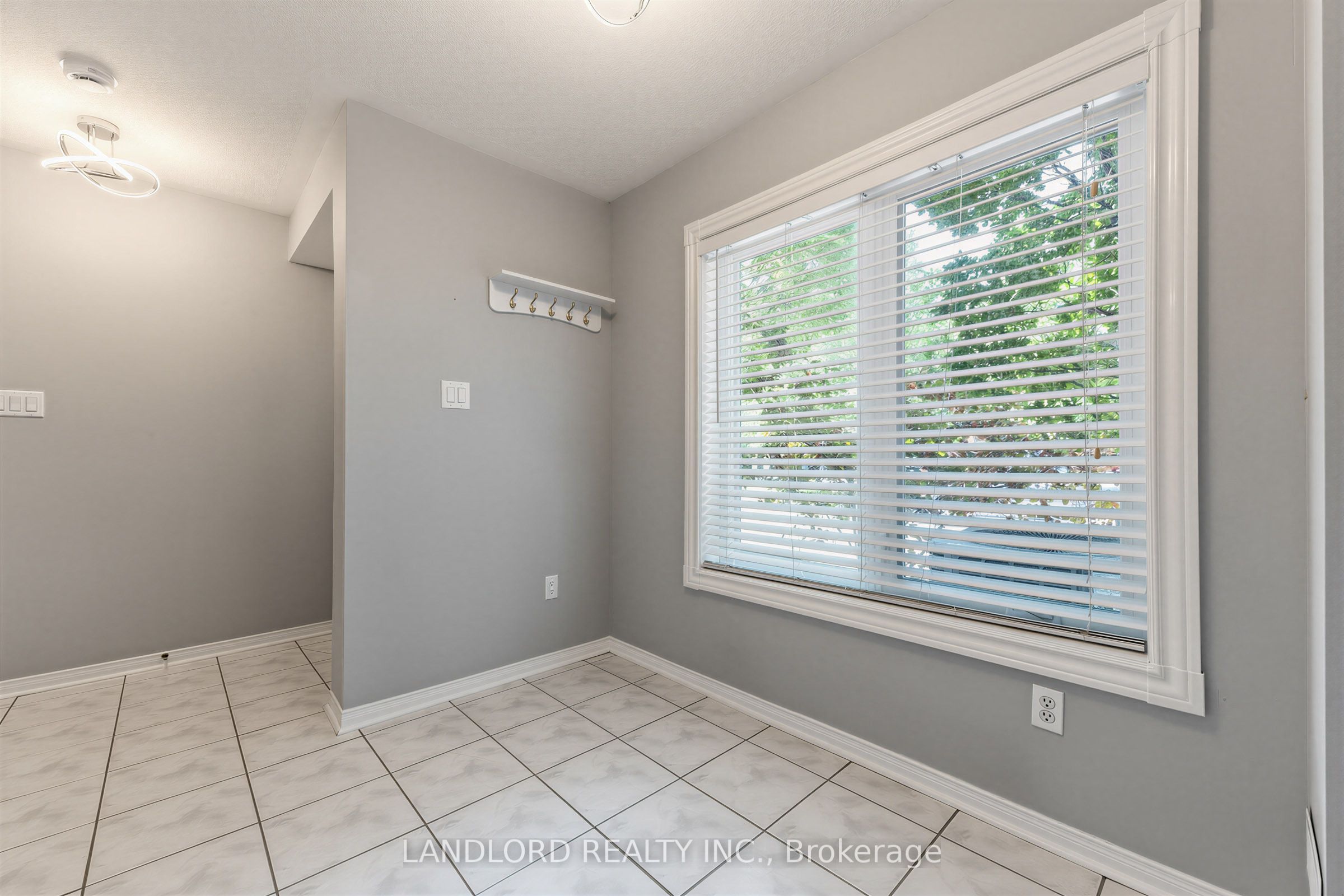 37 Birdstone Crescent Property Photo 16