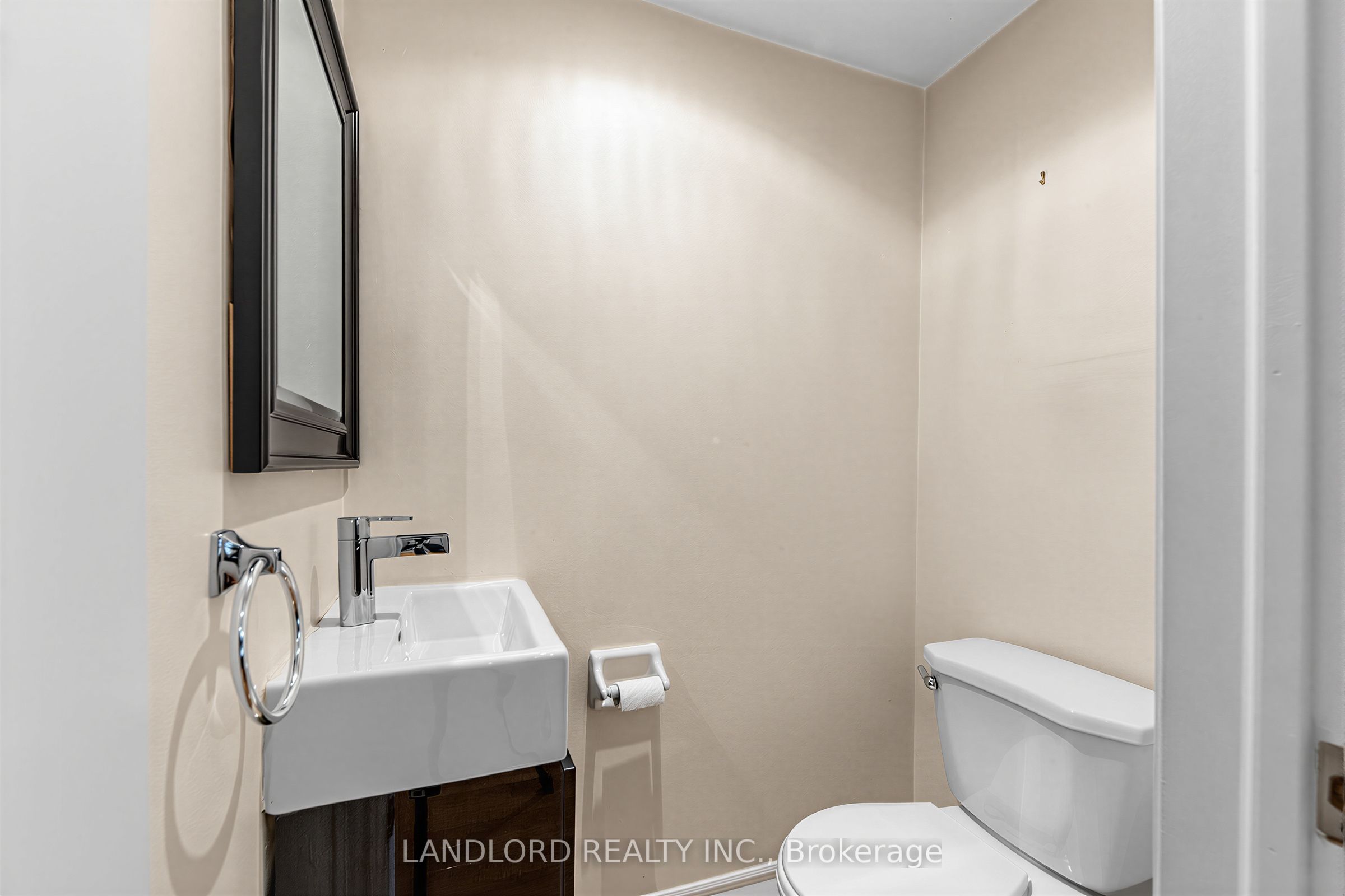 37 Birdstone Crescent Property Photo 18