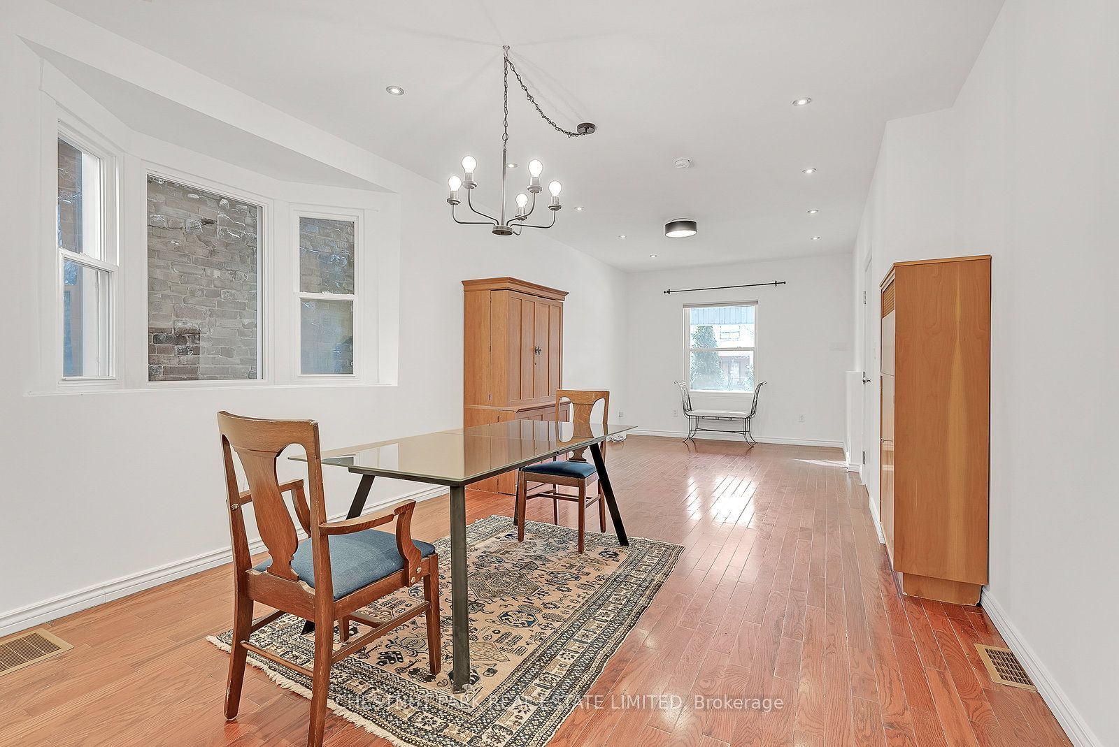 1383 Lansdowne Avenue Property Photo 6