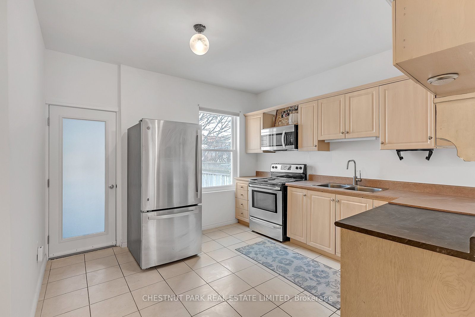 1383 Lansdowne Avenue Property Photo 9