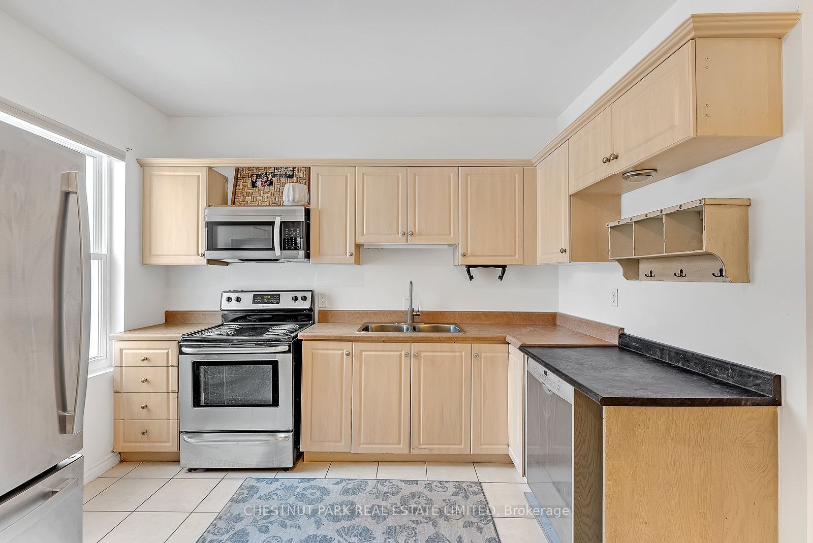 1383 Lansdowne Avenue Property Photo 10
