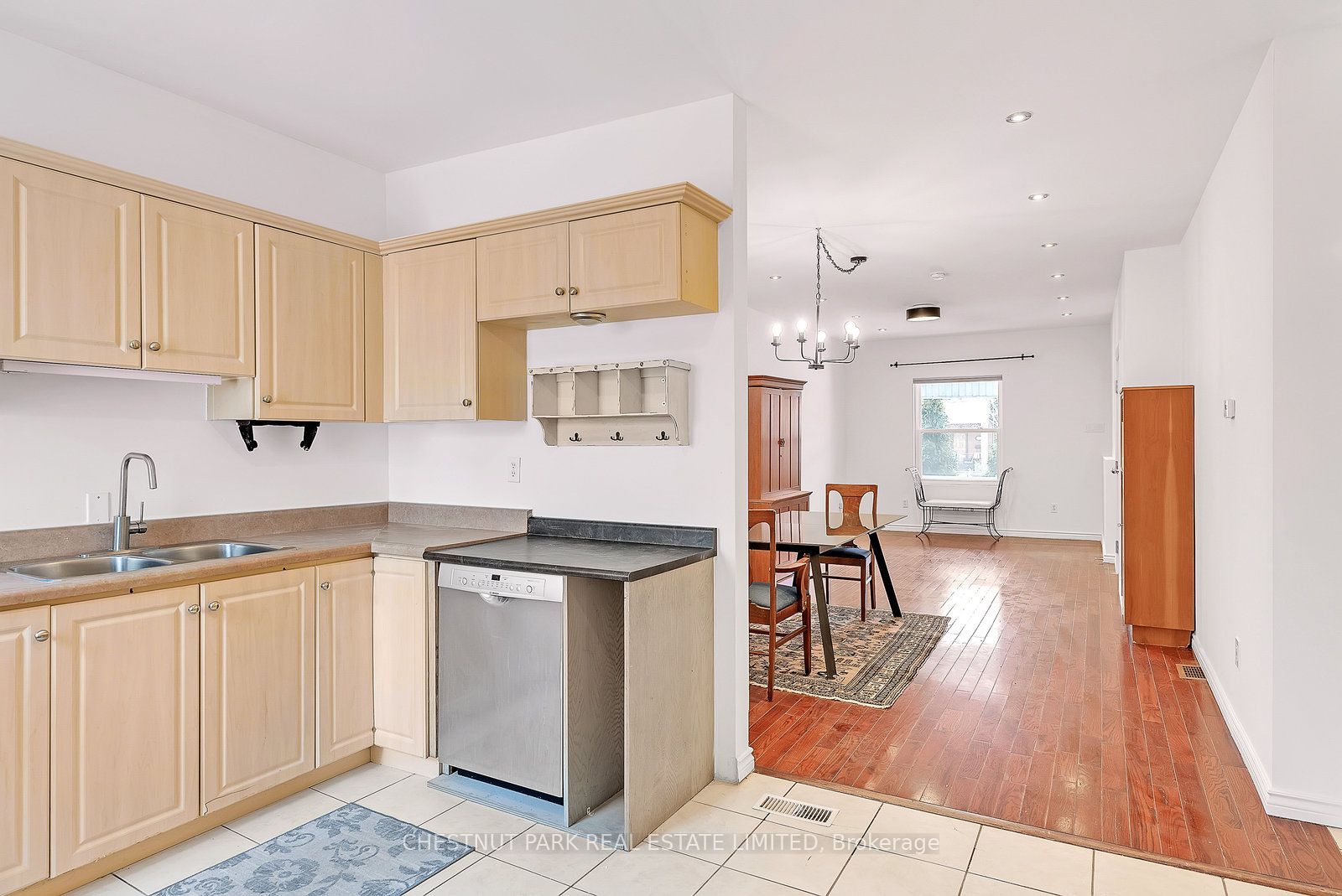 1383 Lansdowne Avenue Property Photo 11