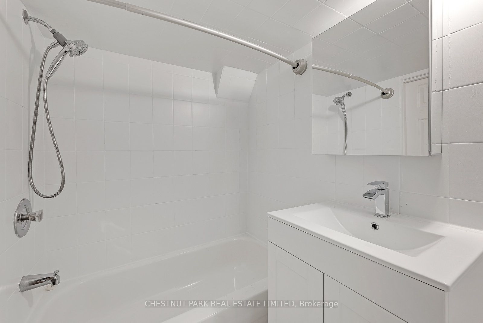 1383 Lansdowne Avenue Property Photo 21