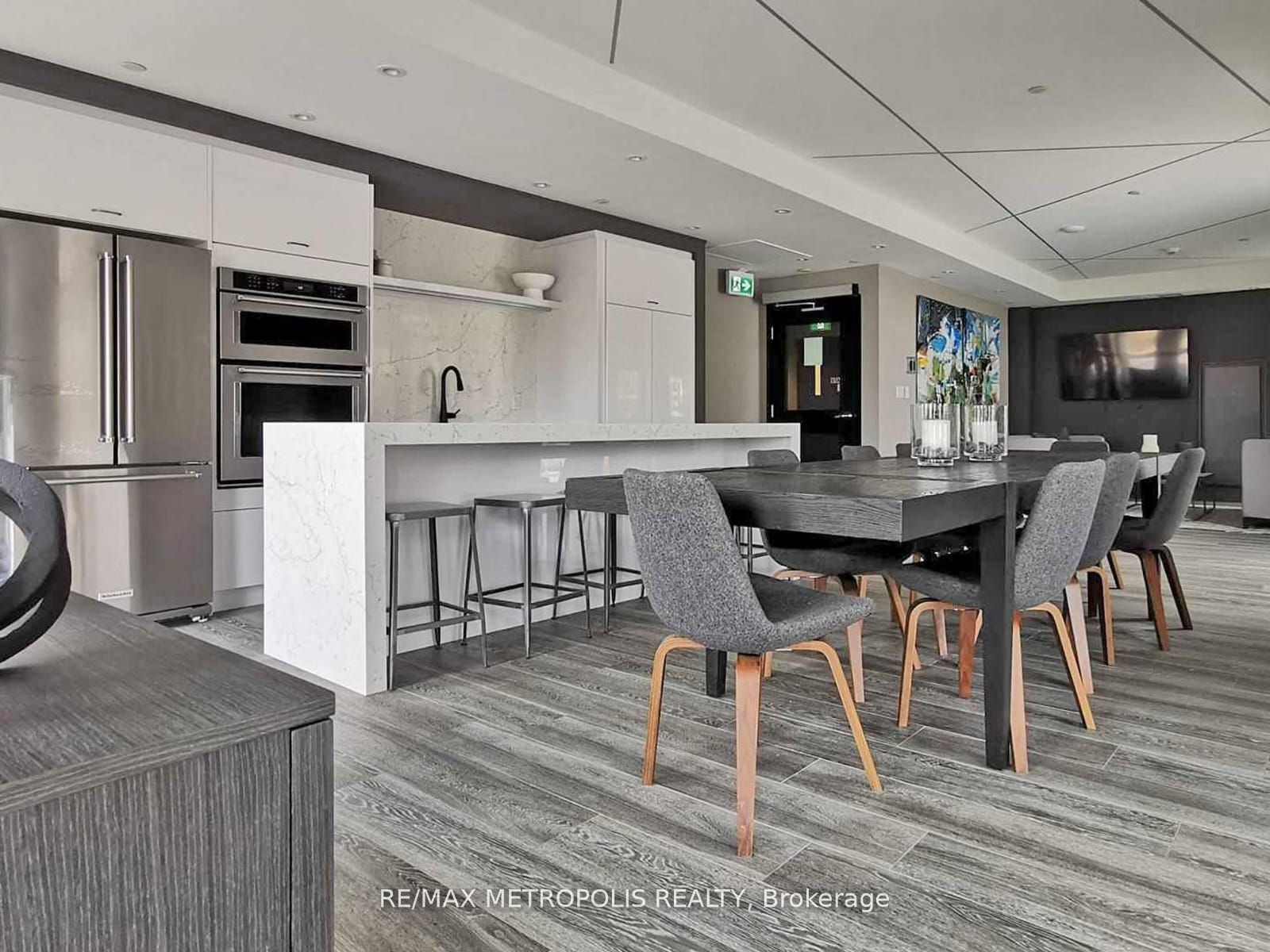 200 Lagerfeld Drive 401 Property Photo 6
