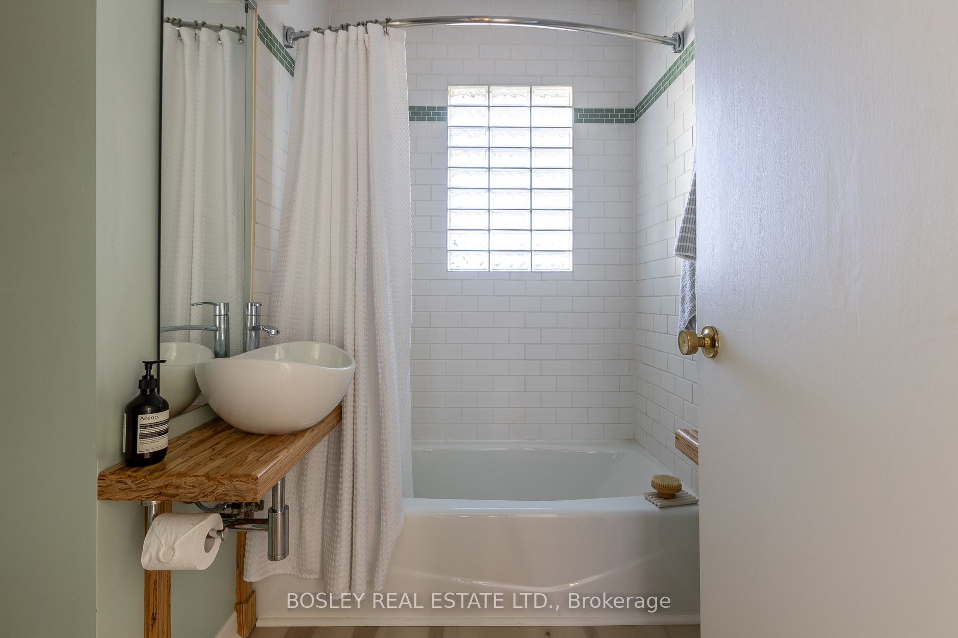 16 Delroy Drive Property Photo 25