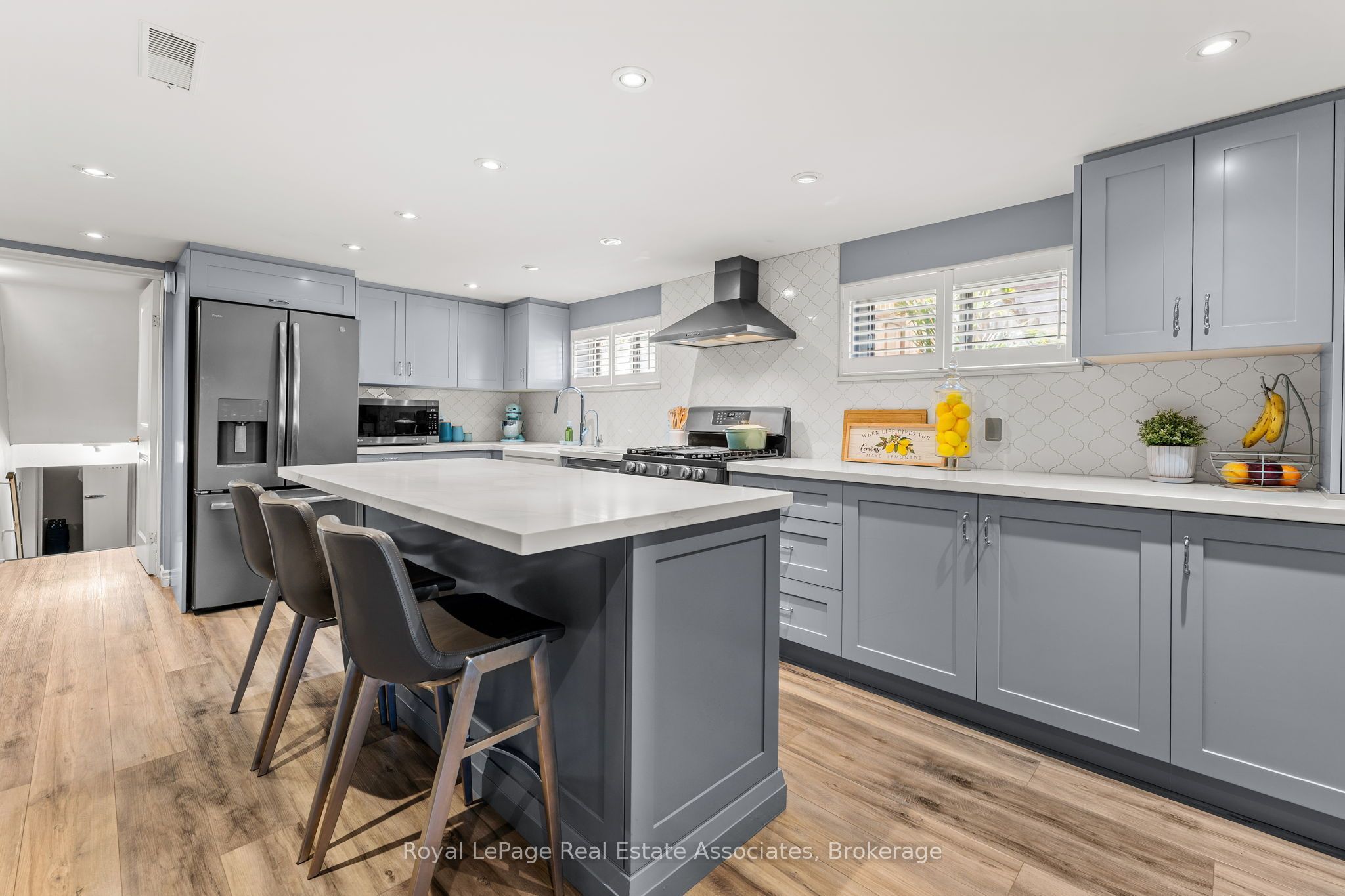 20 Honeywood Road Property Photo 4