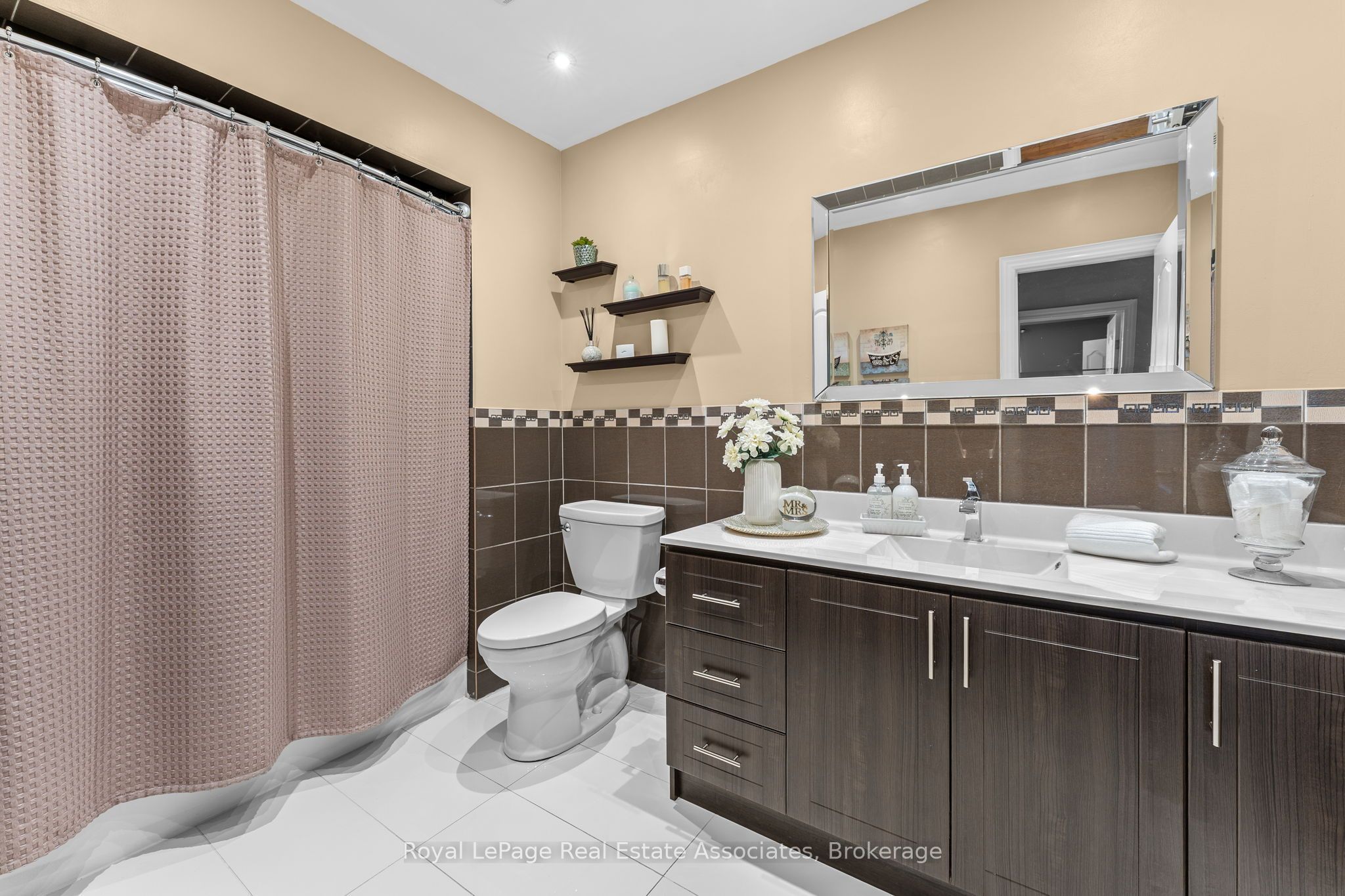 20 Honeywood Road Property Photo 13