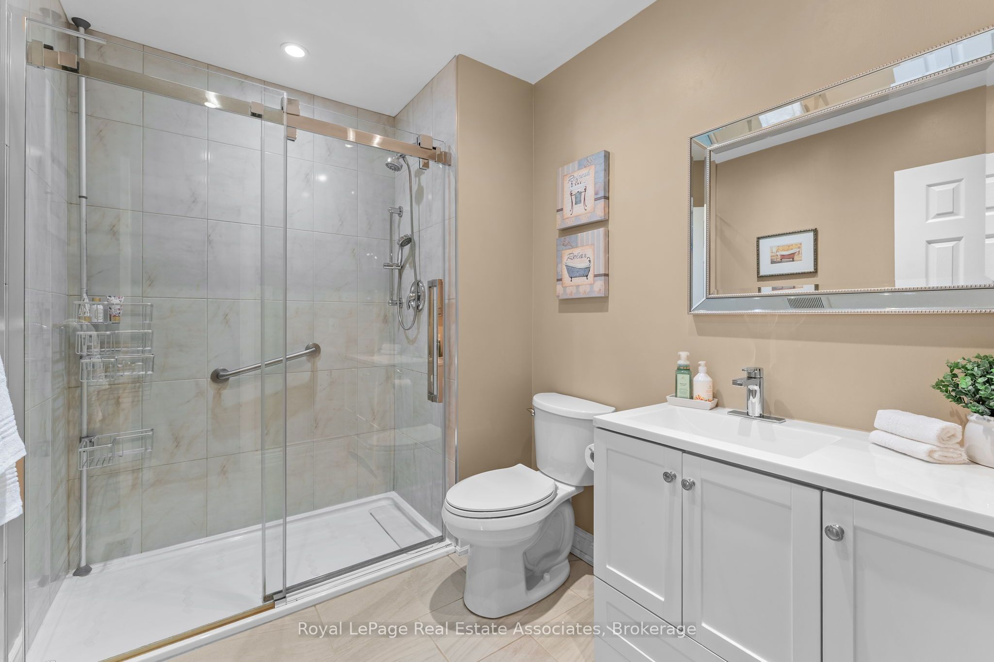 20 Honeywood Road Property Photo 24