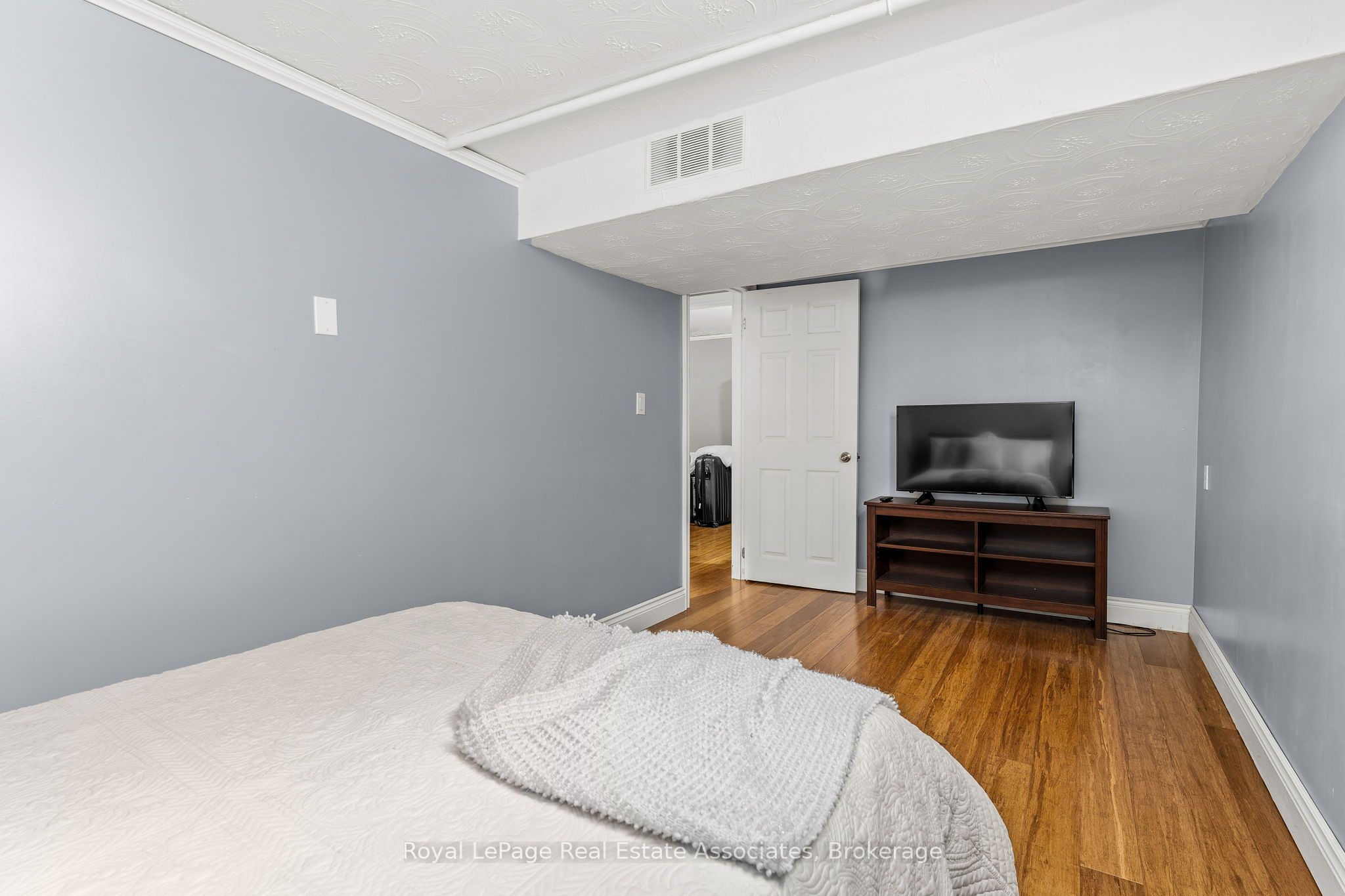 20 Honeywood Road Property Photo 28