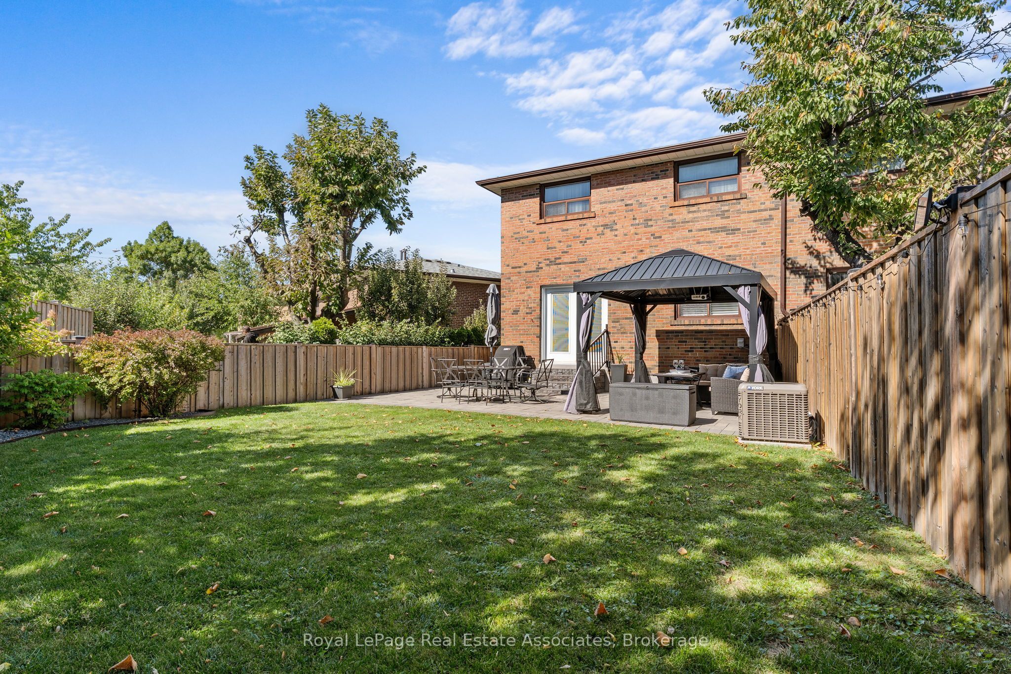 20 Honeywood Road Property Photo 32