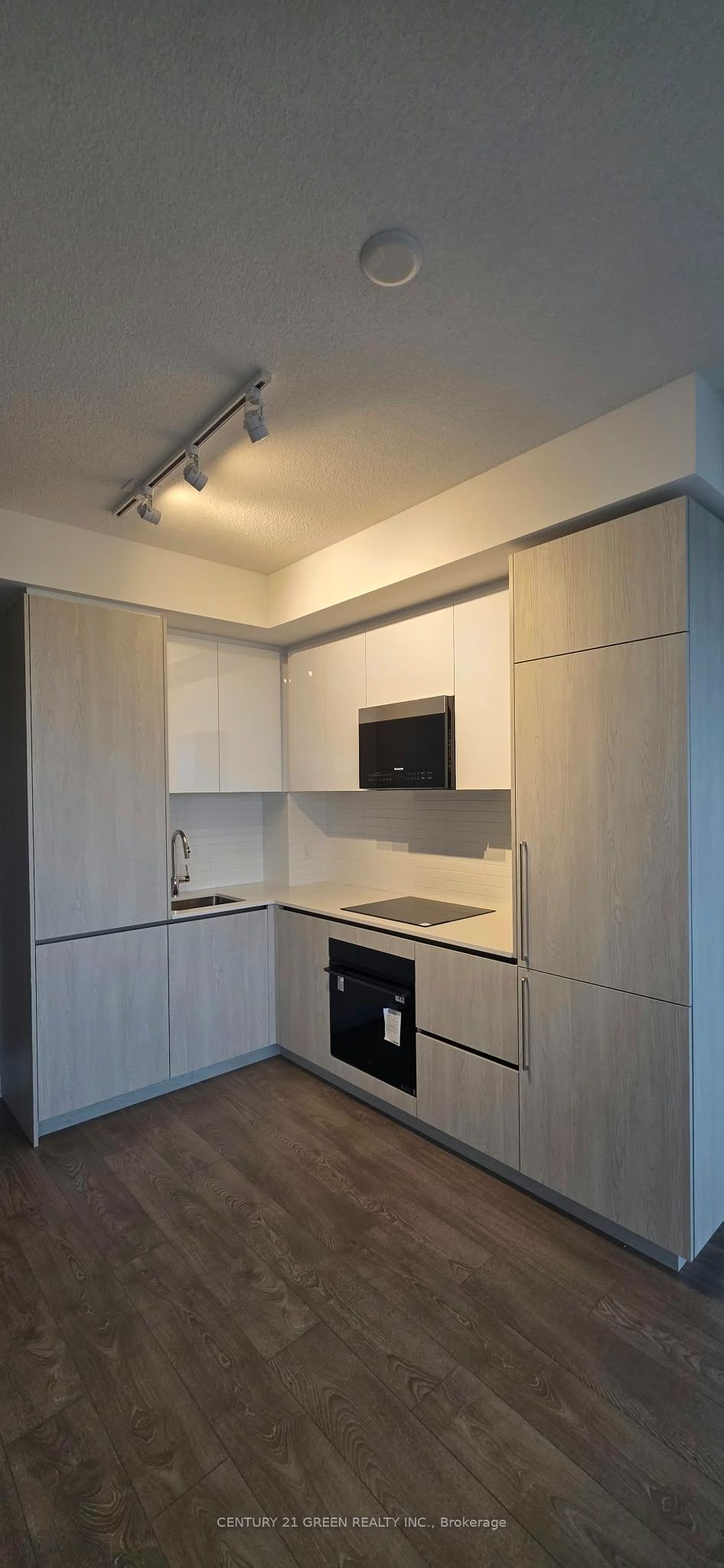 209 Steeles Avenue W 2807 Property Photo 8